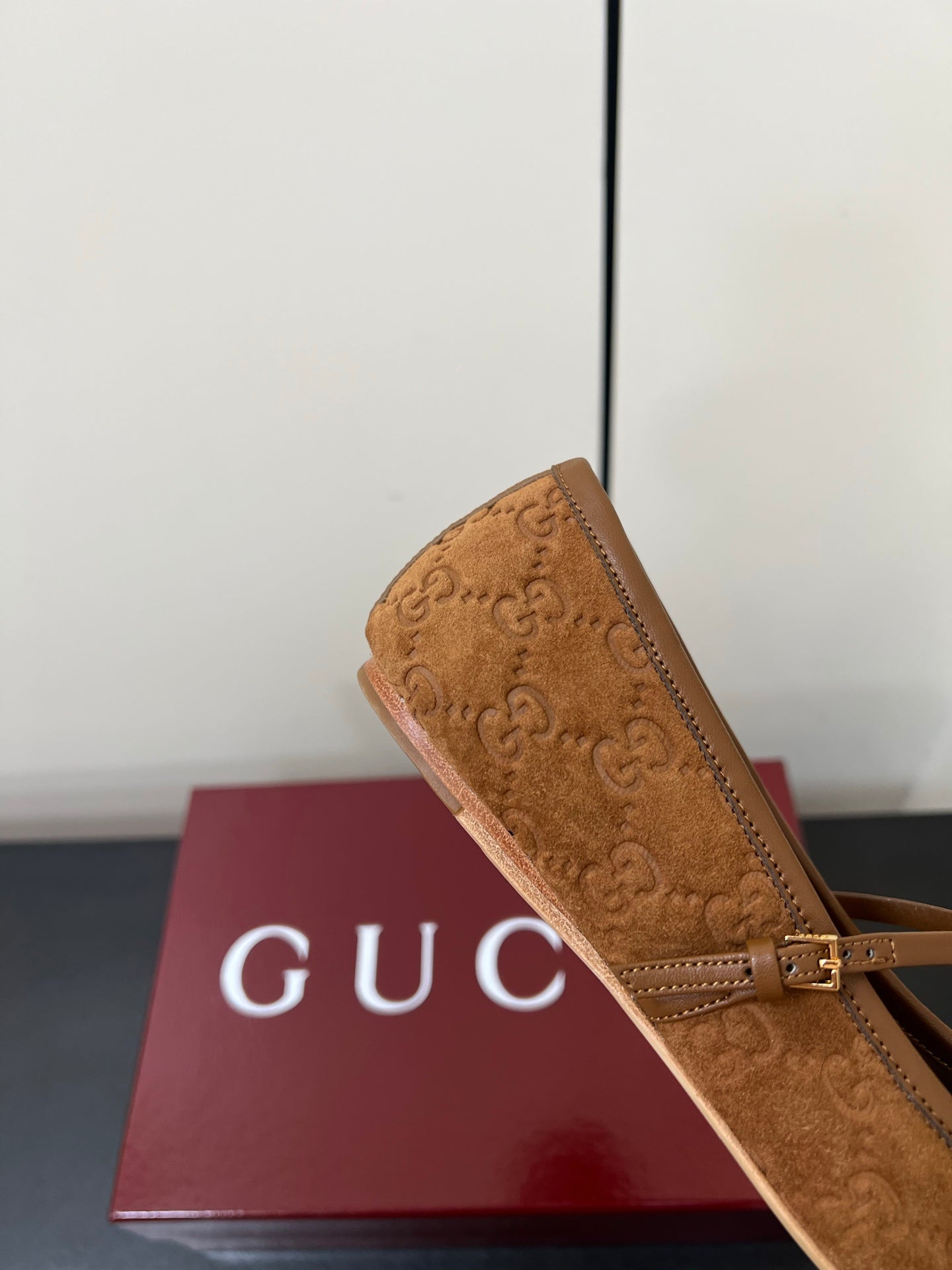 GG MARY JANE 25S IN BROWN SUEDE WITH GOLD HARDWARE - 35
