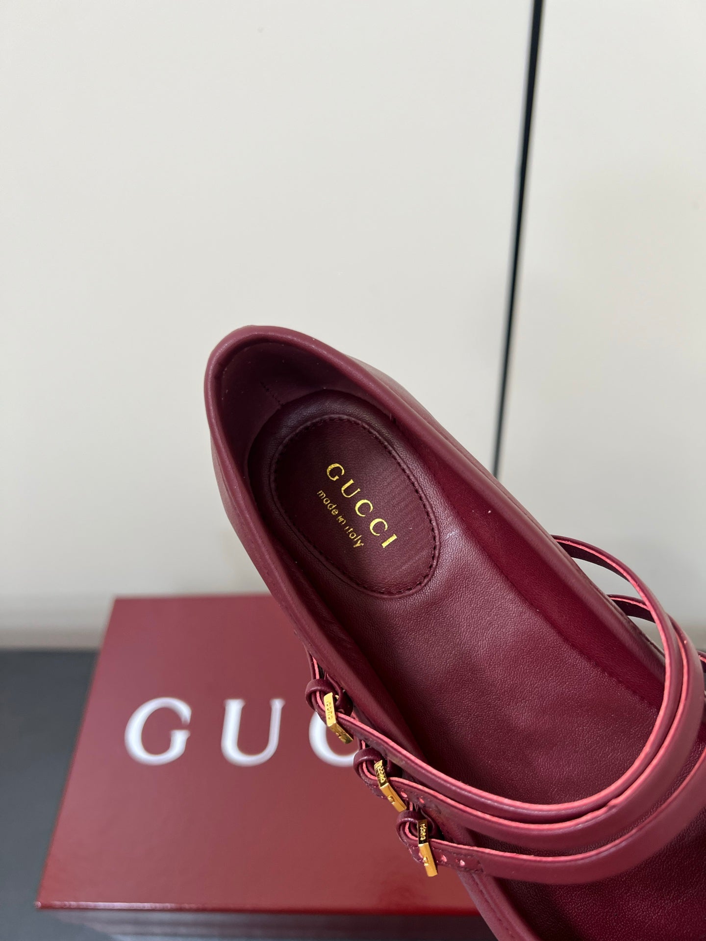 GG MARY JANE 25S IN RED LAMBSKIN WITH GOLD HARDWARE - 35