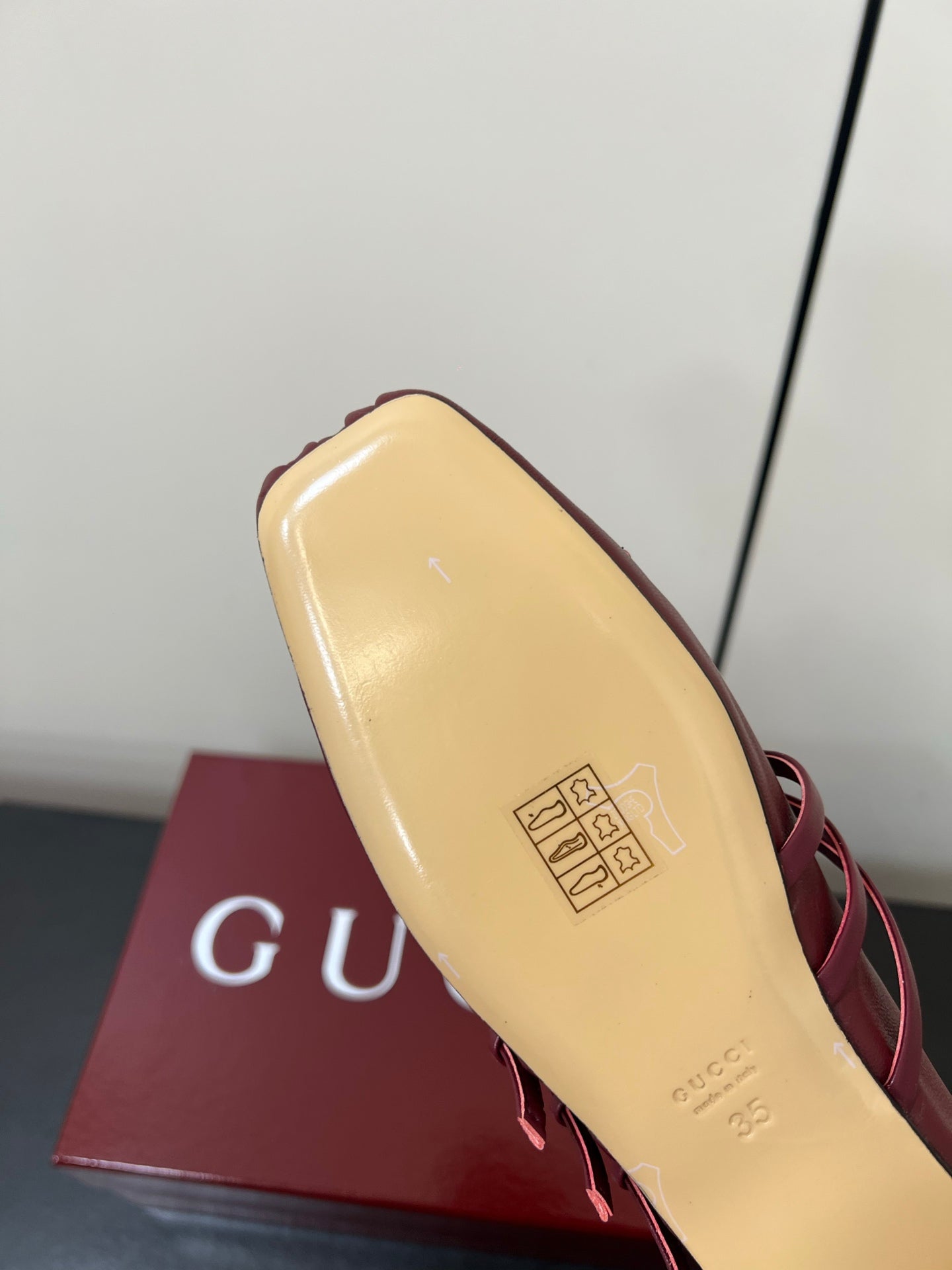 GG MARY JANE 25S IN RED LAMBSKIN WITH GOLD HARDWARE - 35