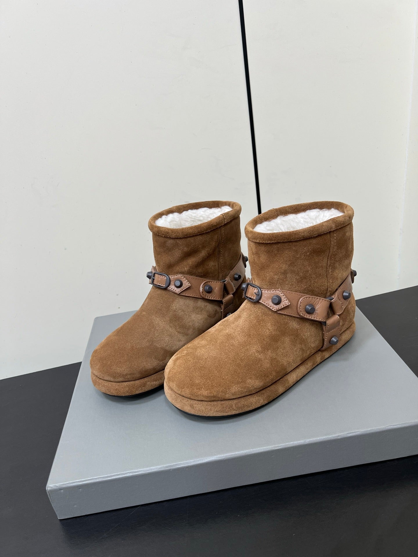 BALENCIAGA 25S ALASKA ANKLE BOOTS IN BROWN SUEDE AND LAMBSKIN - 35