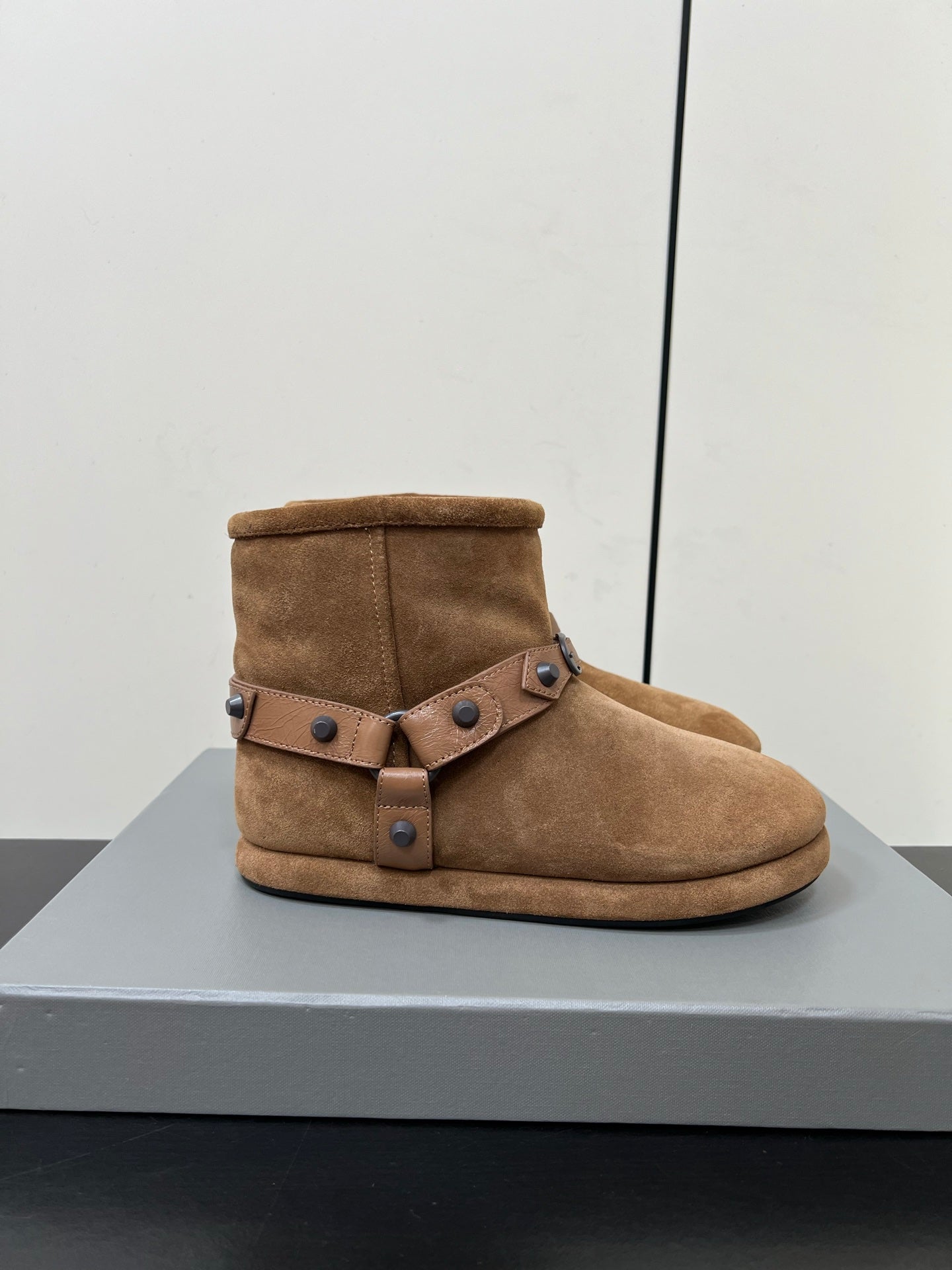 BALENCIAGA 25S ALASKA ANKLE BOOTS IN BROWN SUEDE AND LAMBSKIN - 35