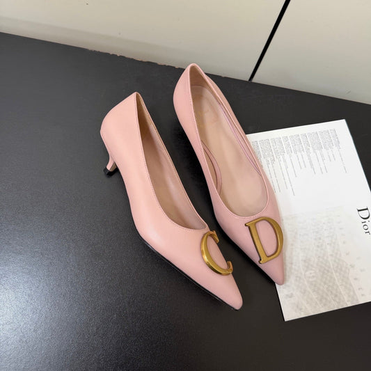 DIOR 26S ГОСТРОНОСІ ТУФЛІ НА КАБЛУКУ 35 ММ З РОЖЕВОЇ ТЕЛЯЧОЇ ШКІРИ ІЗ ЗОЛОТИСТОЮ ФУРНІТУРОЮ