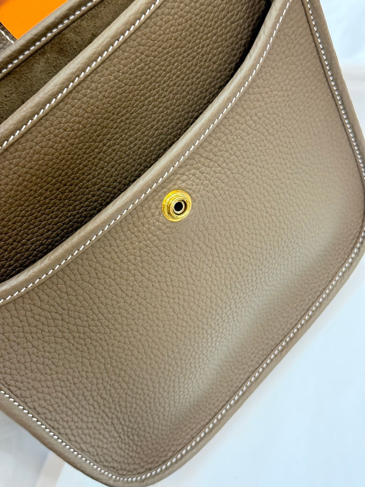 HM 26S EVELYNE BAG 23MM IN LIGHT BROWN GRAINED CALFSKIN