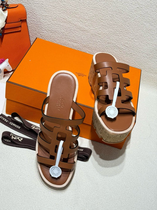 ISABELLA SANDAL CARAMEL CALFSKIN – 35