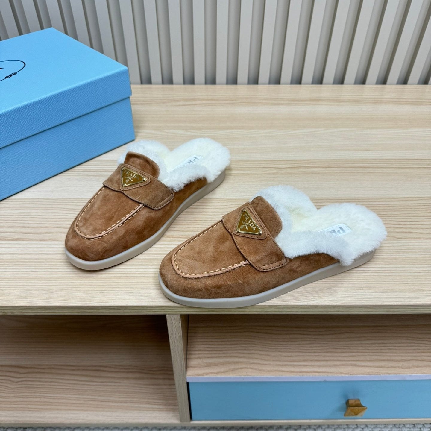 TRIANGLE LOGO FLATS IN CAMEL SUEDE AND FUR LINING - 35