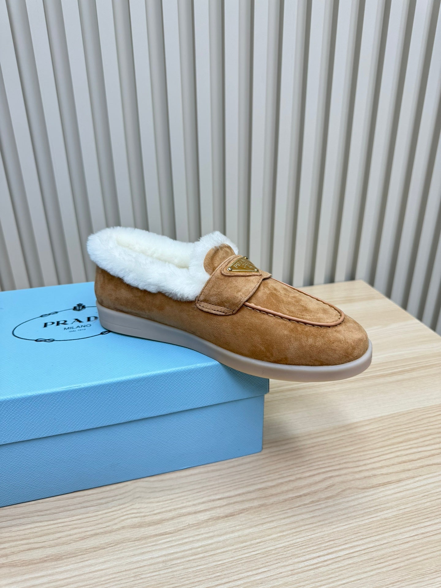 PRA SUEDE LOAFER IN TAN BROWN WITH SHEARLING LINING - 35