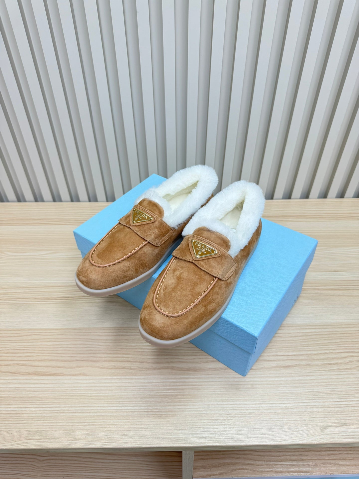 PRA SUEDE LOAFER IN TAN BROWN WITH SHEARLING LINING - 35
