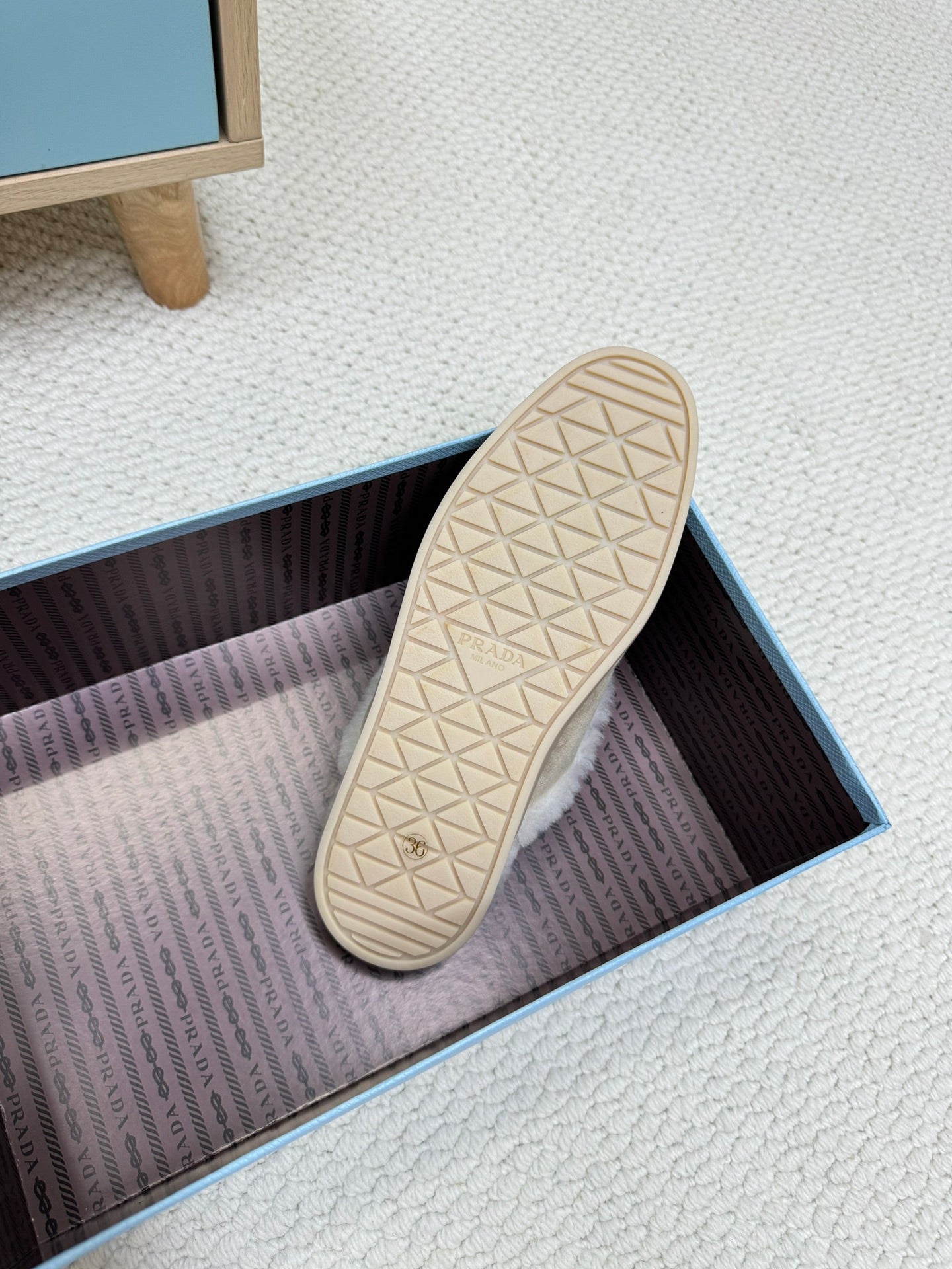 TRIANGLE LOGO FLATS IN KHAKI BEIGE SUEDE AND FUR LINING - 35