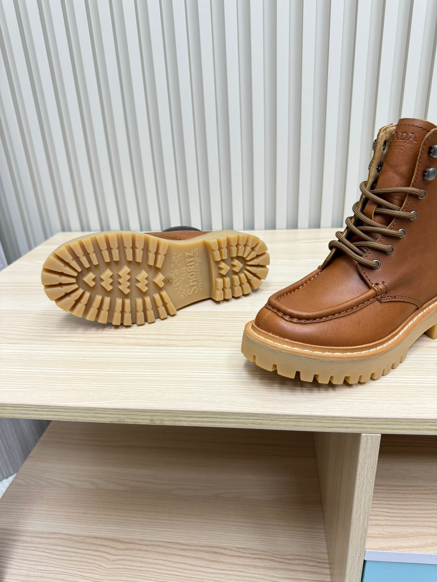 PRADA 25S LACE-UP ANKLE BOOTS IN BROWN CALFSKIN - 35