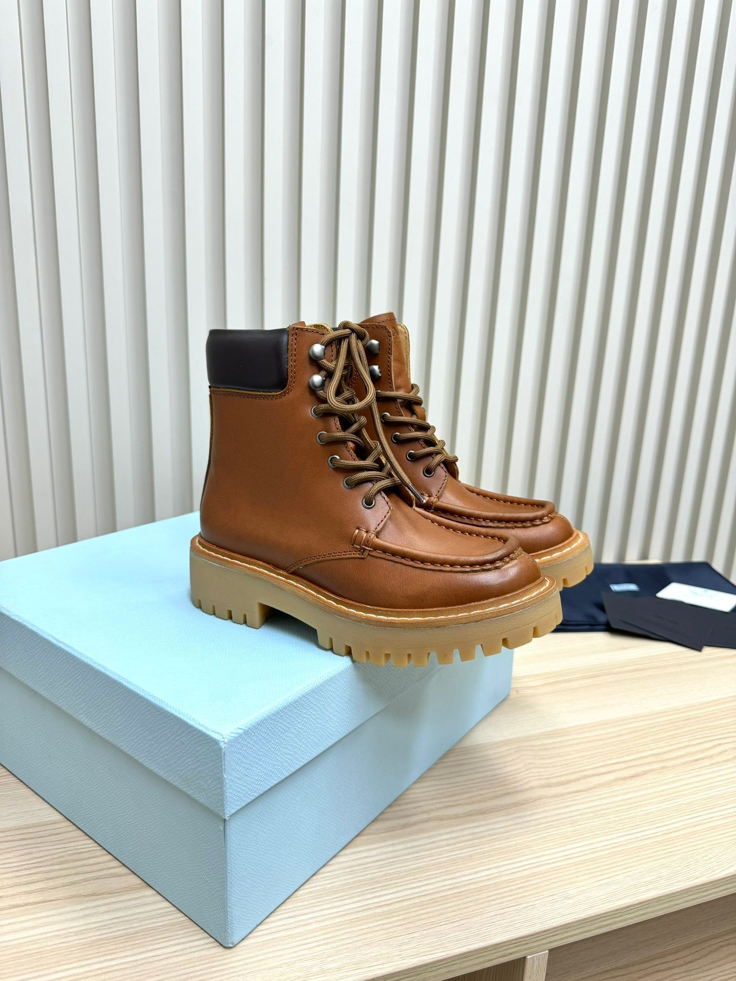 PRADA 25S LACE-UP ANKLE BOOTS IN BROWN CALFSKIN - 35