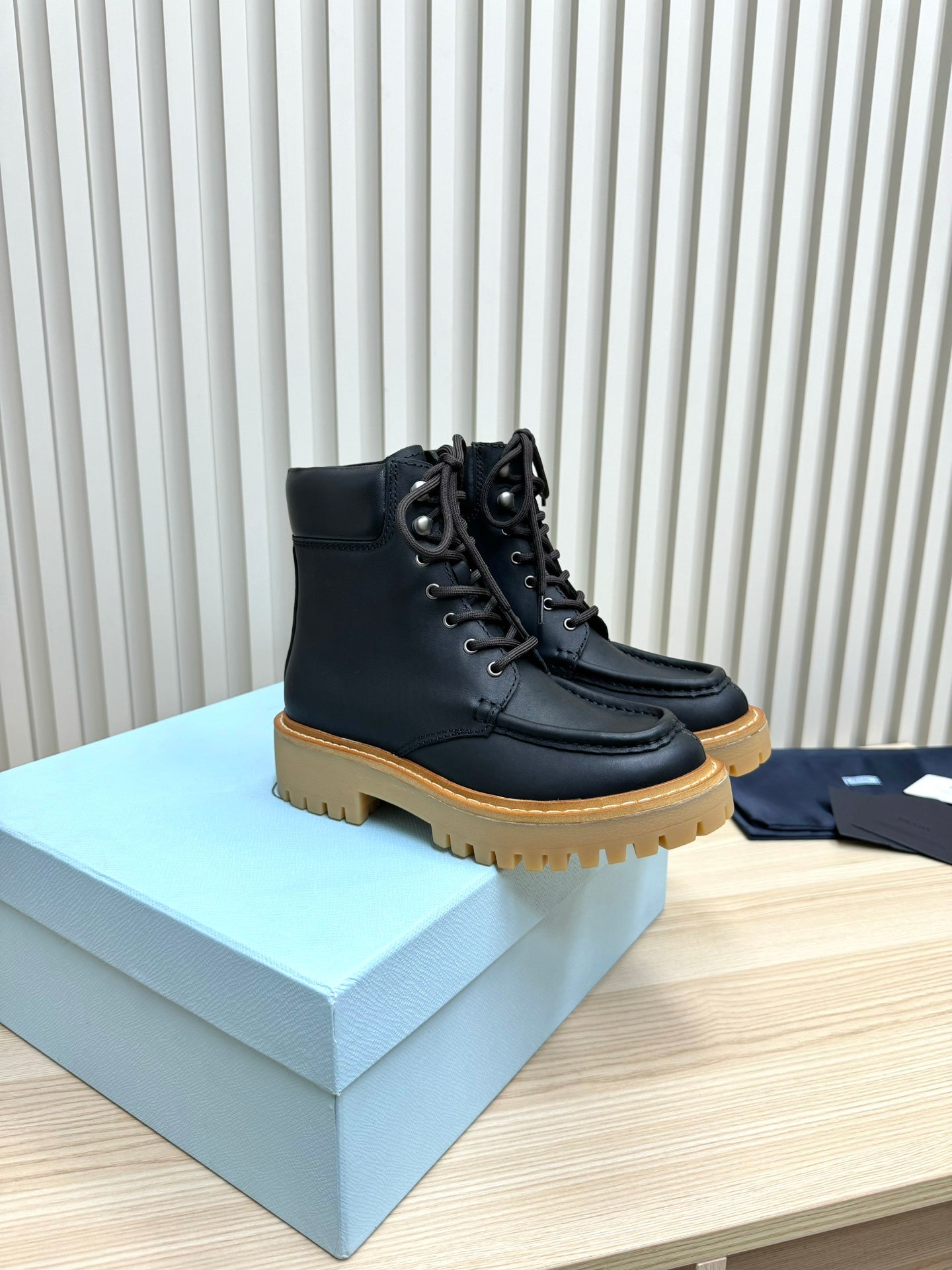 PRADA 25S LACE-UP ANKLE BOOTS IN BLACK CALFSKIN - 35