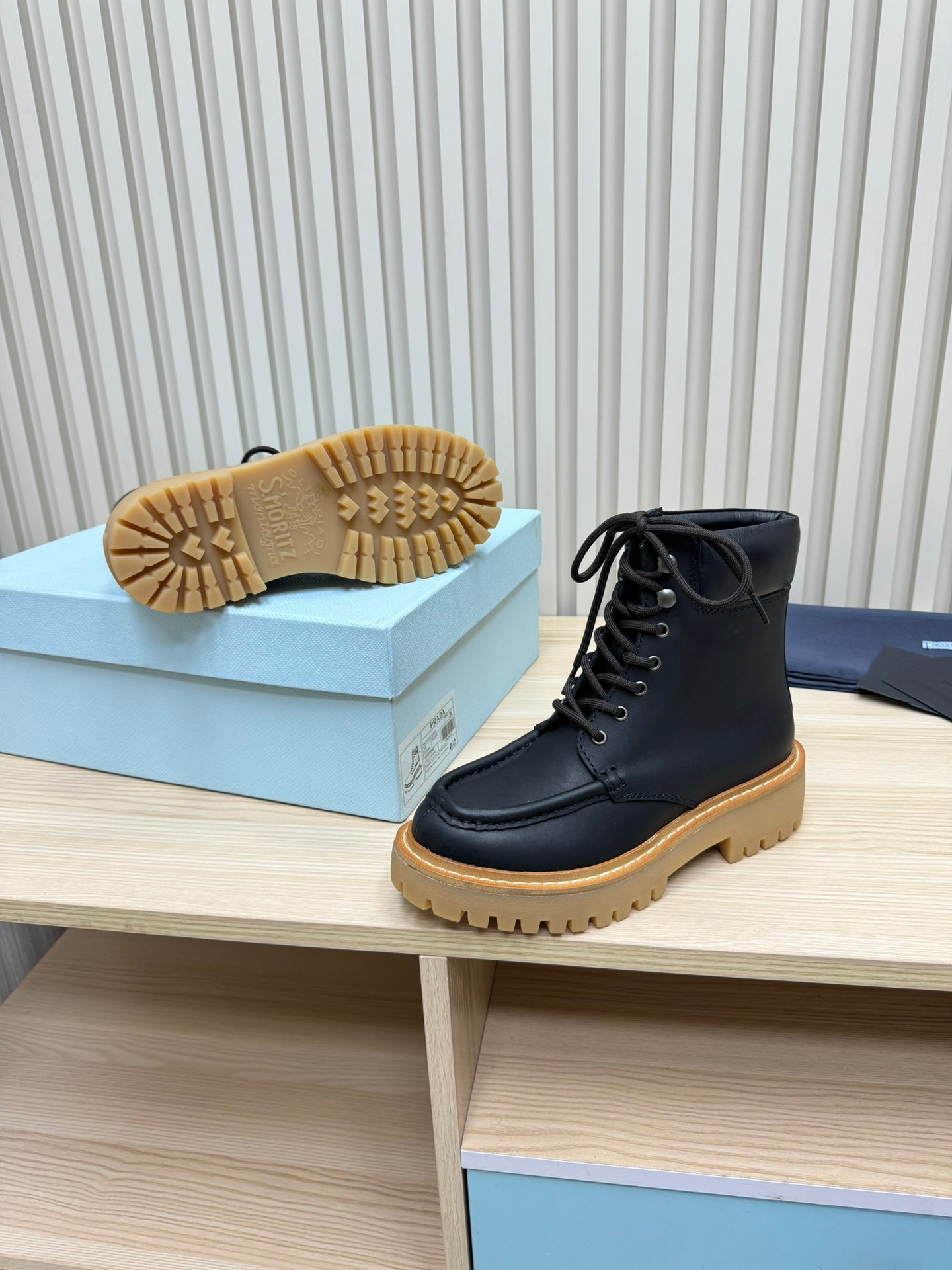 PRADA 25S LACE-UP ANKLE BOOTS IN BLACK CALFSKIN - 35