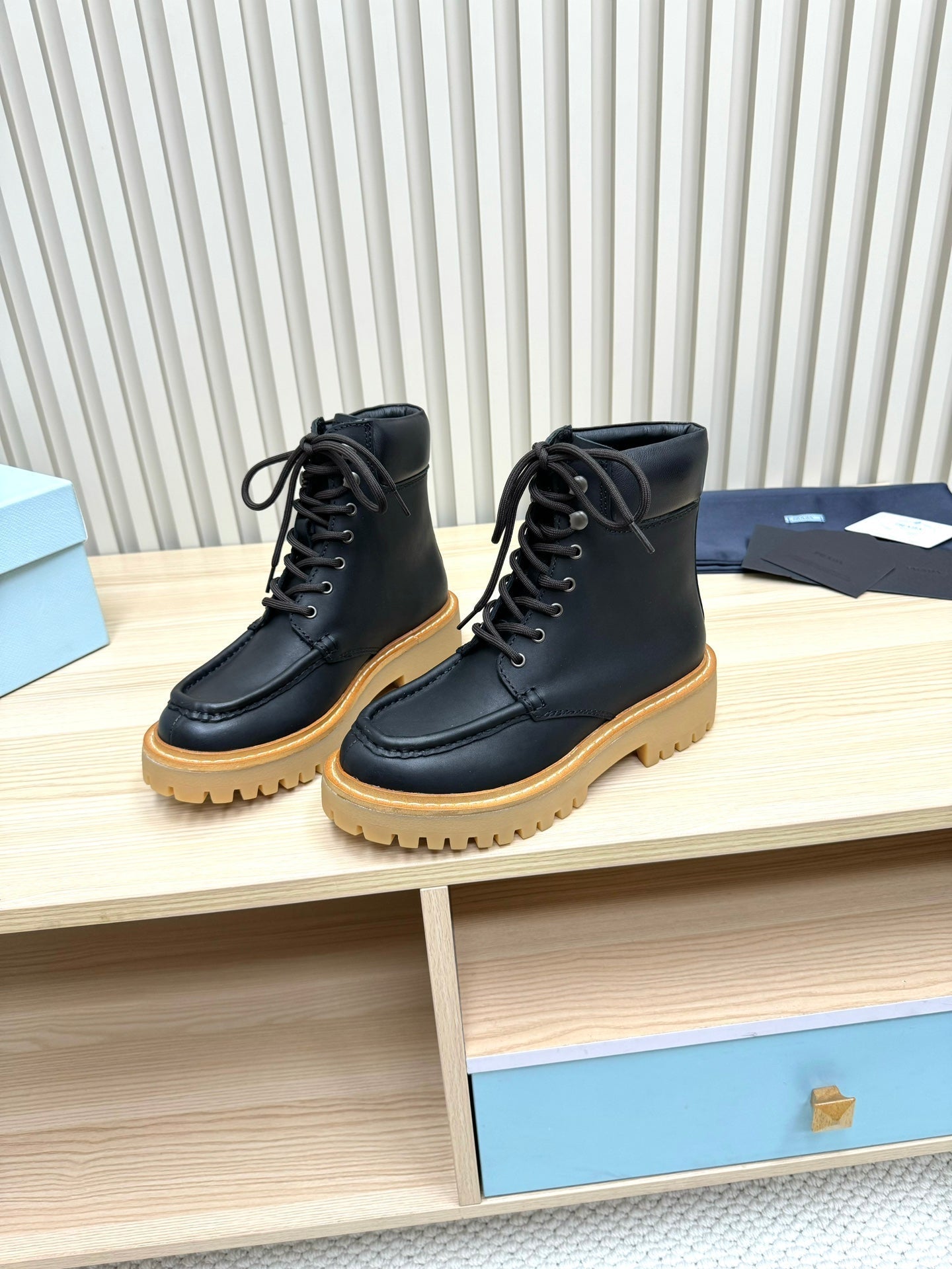 PRADA 25S LACE-UP ANKLE BOOTS IN BLACK CALFSKIN - 35