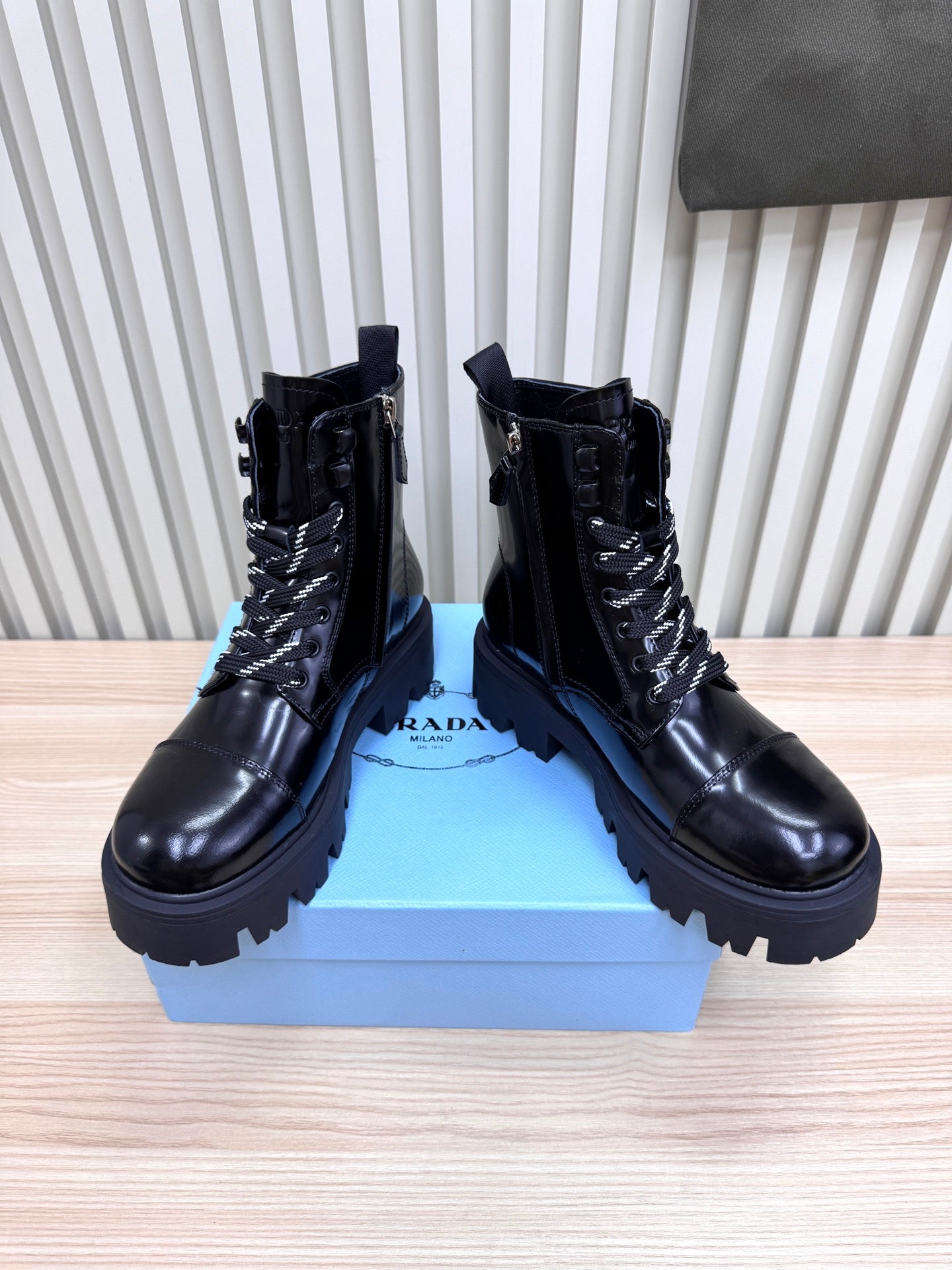 PRADA 25S MONOLITH BOOTS IN BLACK GLOSSY CALFSKIN - 35