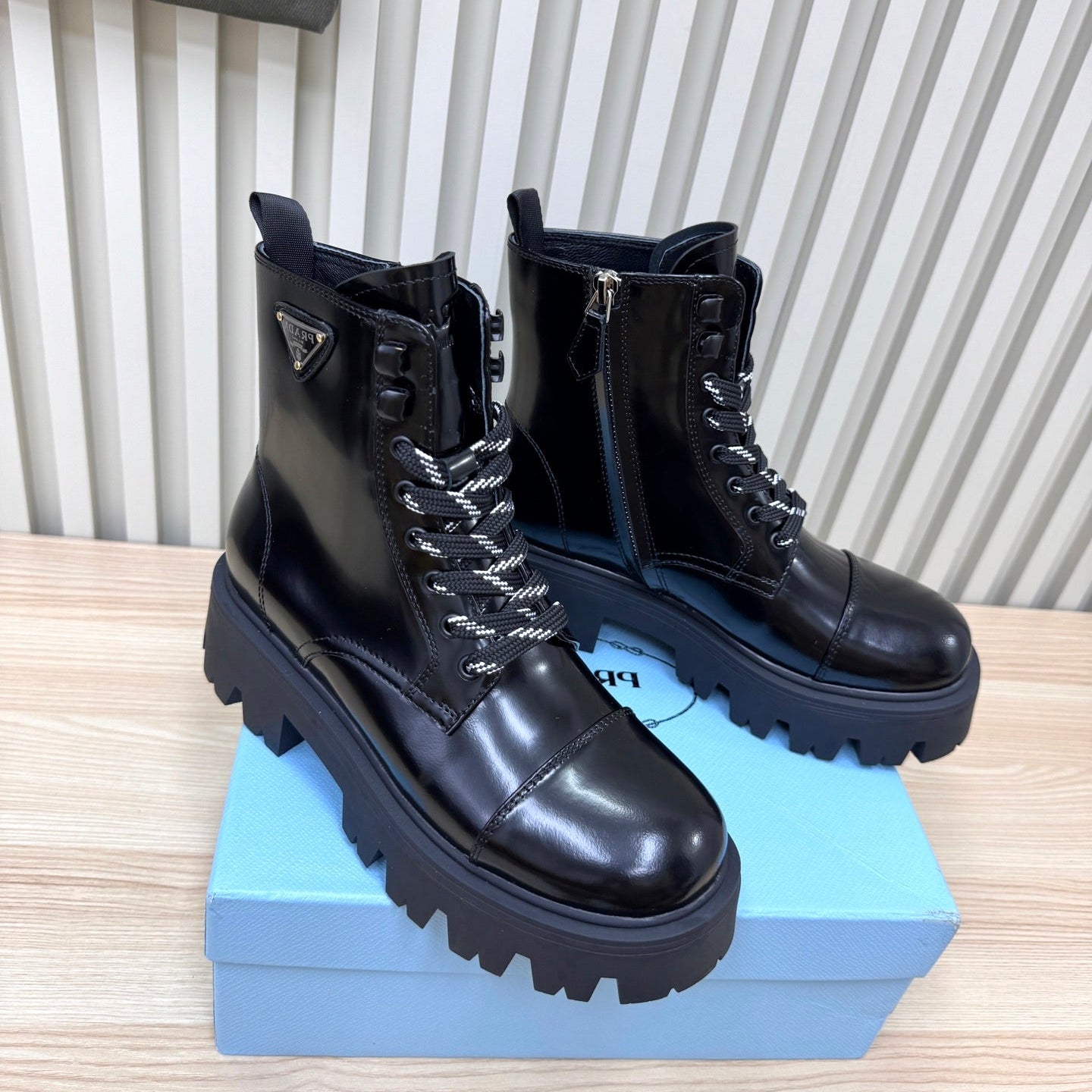 PRADA 25S MONOLITH BOOTS IN BLACK GLOSSY CALFSKIN - 35