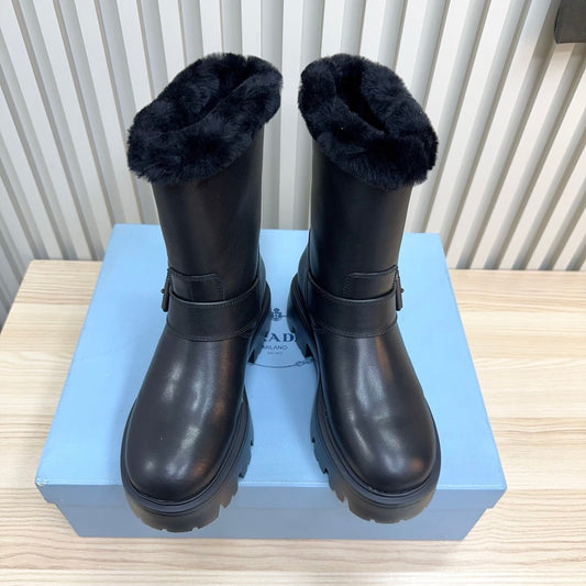 PRADA 25S MARTIN BOOTS IN BLACK CALFSKIN FUR-LINED - 35