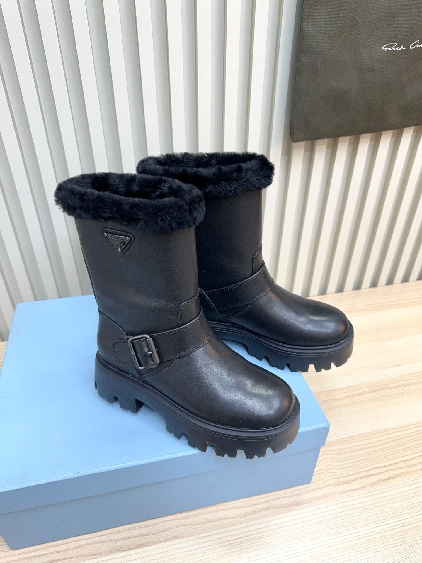 PRADA 25S MARTIN BOOTS IN BLACK CALFSKIN FUR-LINED - 35