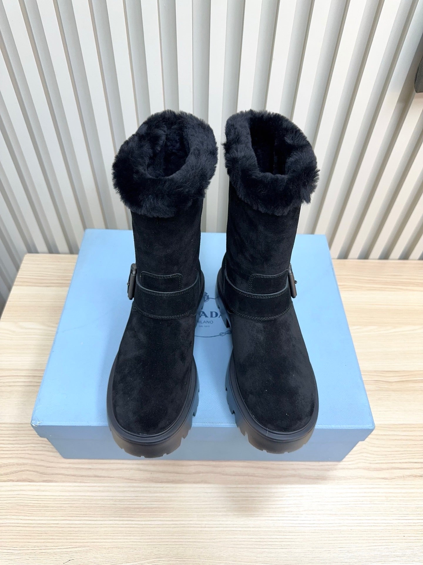 PRADA 25S MARTIN BOOTS IN DARK NAVY BLUE SUEDE FUR-LINED - 35