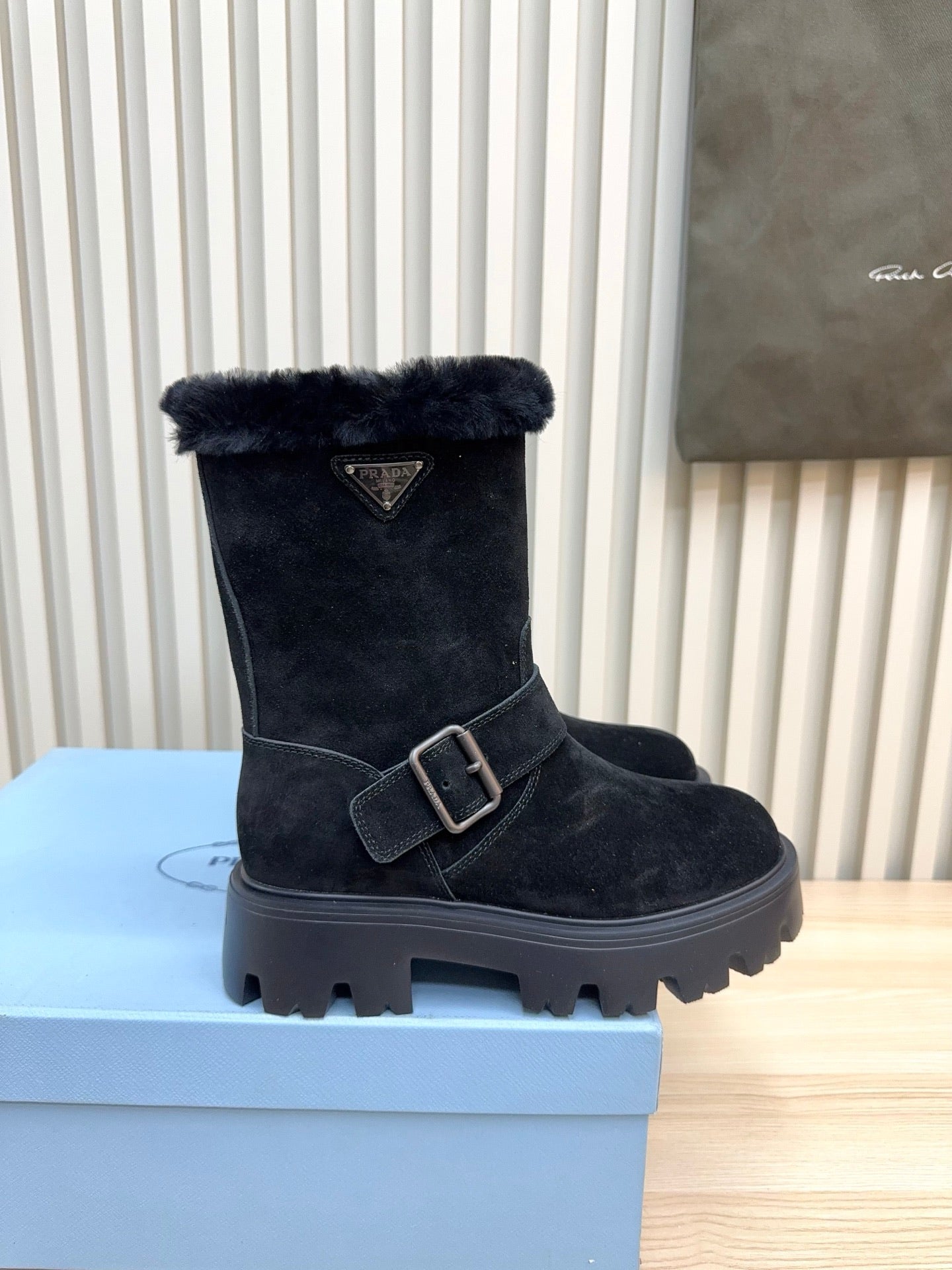 PRADA 25S MARTIN BOOTS IN DARK NAVY BLUE SUEDE FUR-LINED - 35
