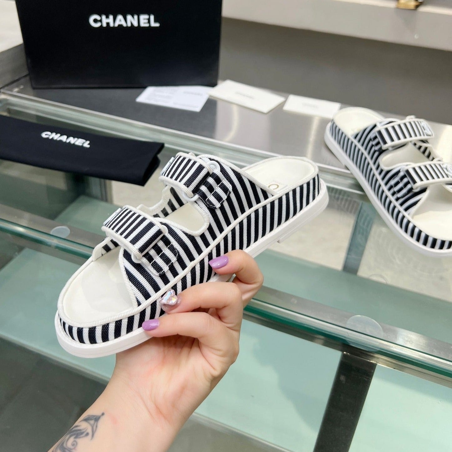 Women's Stripes Casual  Flat Sandals Black White - 34