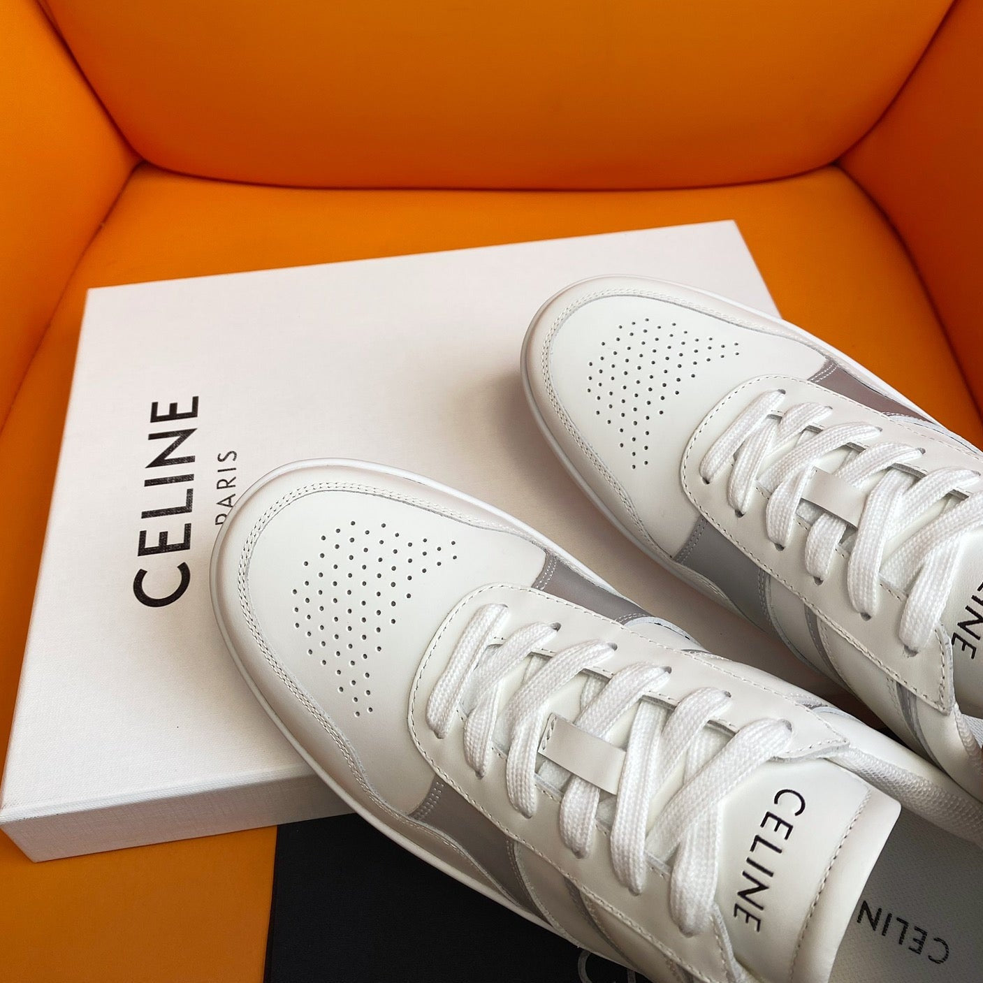 TRAINER LOW LACE-UP SNEAKER IN CALFSKIN OPTIC WHITE SILVER - 35