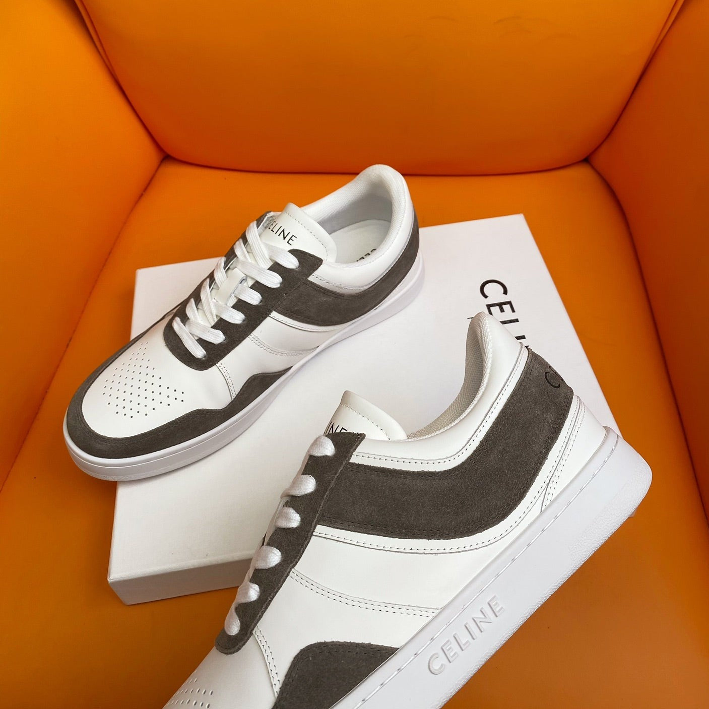 TRAINER LOW LACE-UP SNEAKER IN CALFSKIN OPTIC WHITE GRAY - 35