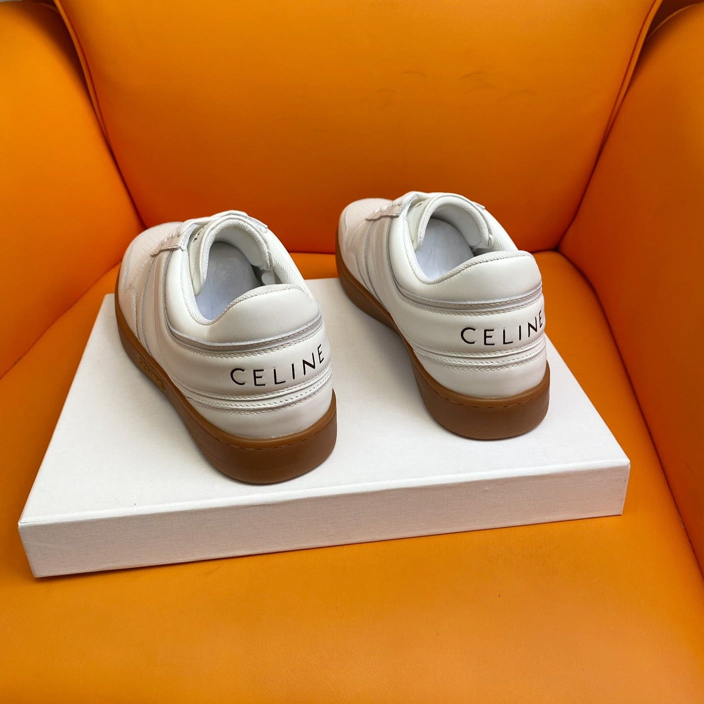TRAINER LOW LACE-UP SNEAKER IN CALFSKIN OPTIC WHITE TAN - 35