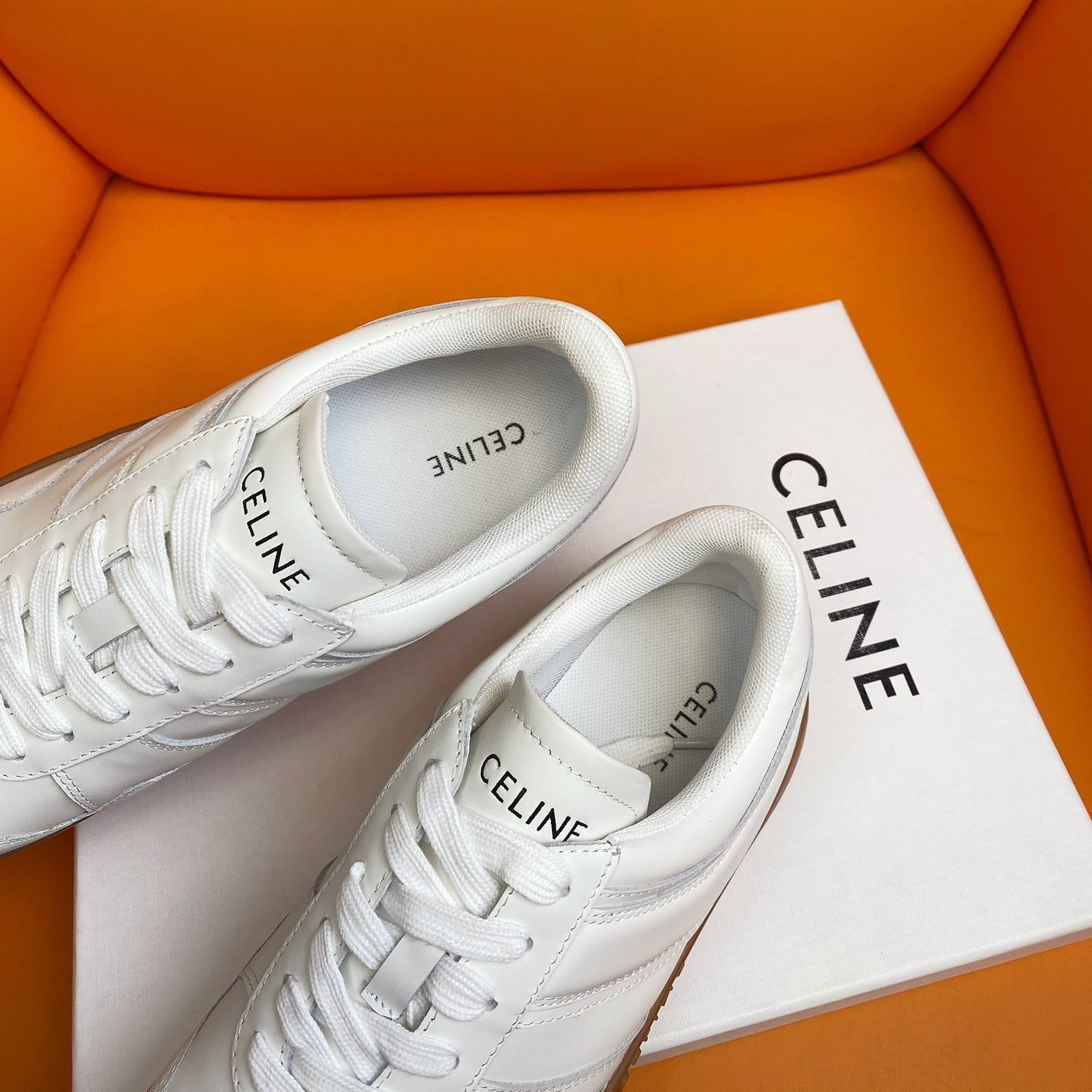 TRAINER LOW LACE-UP SNEAKER IN CALFSKIN OPTIC WHITE TAN - 35