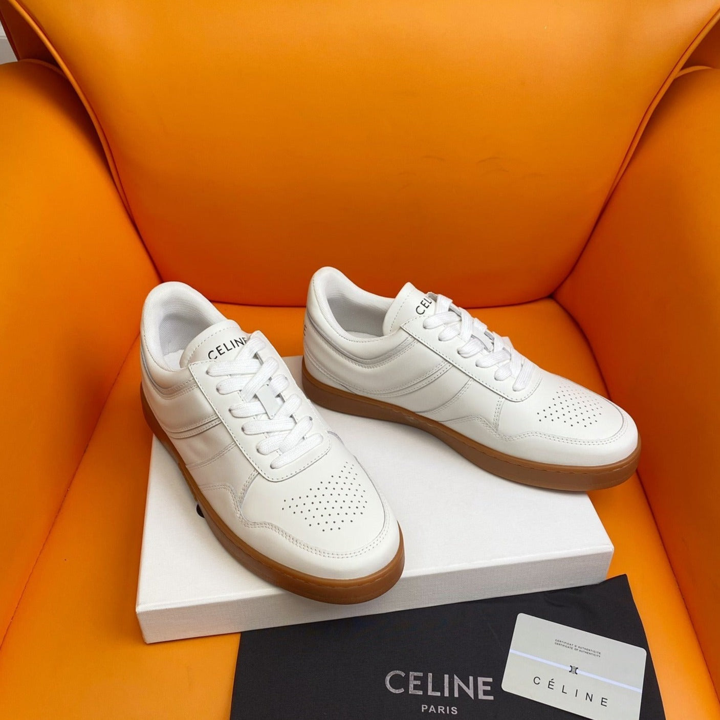 TRAINER LOW LACE-UP SNEAKER IN CALFSKIN OPTIC WHITE TAN - 35