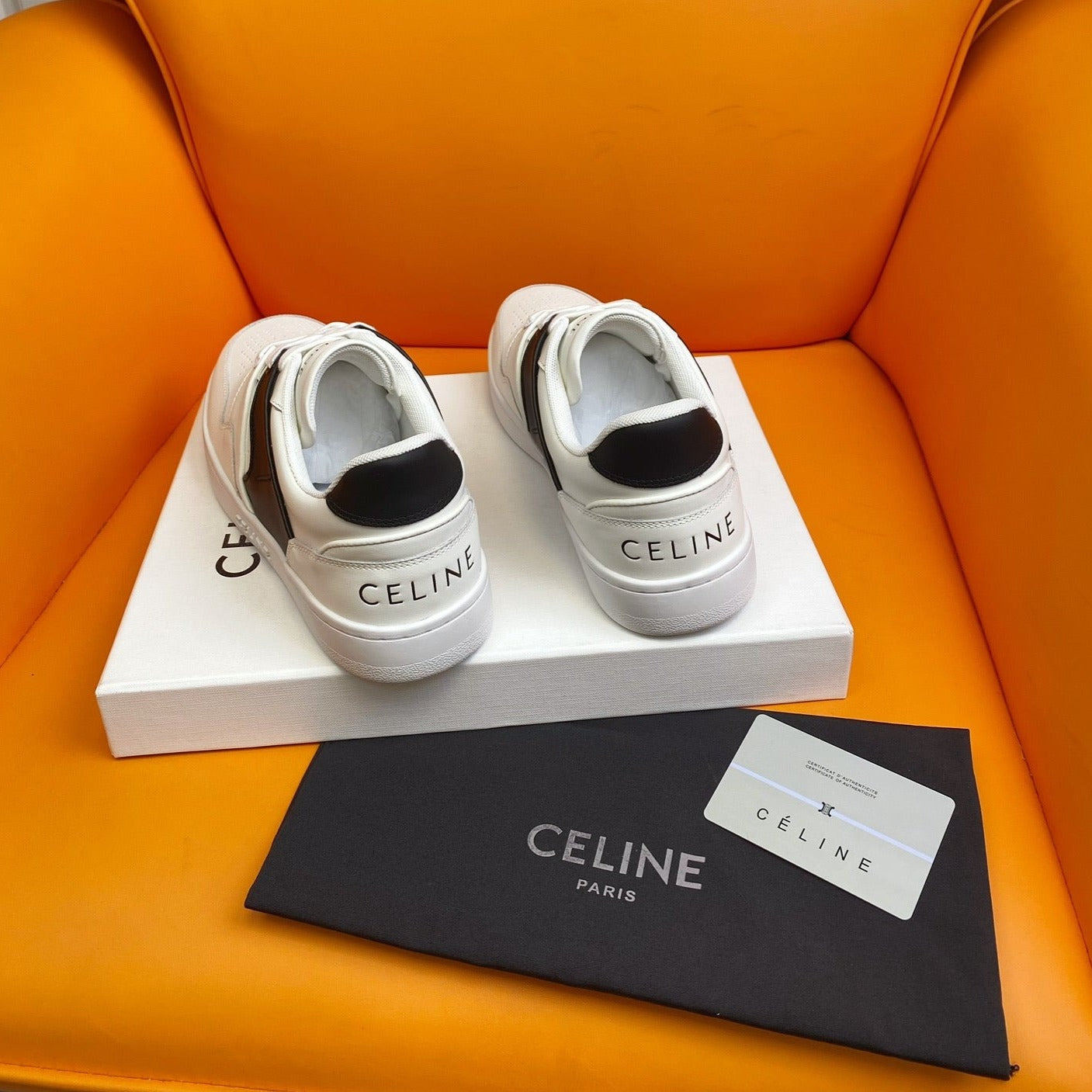 TRAINER LOW LACE-UP SNEAKER IN CALFSKIN OPTIC WHITE BLACK - 35
