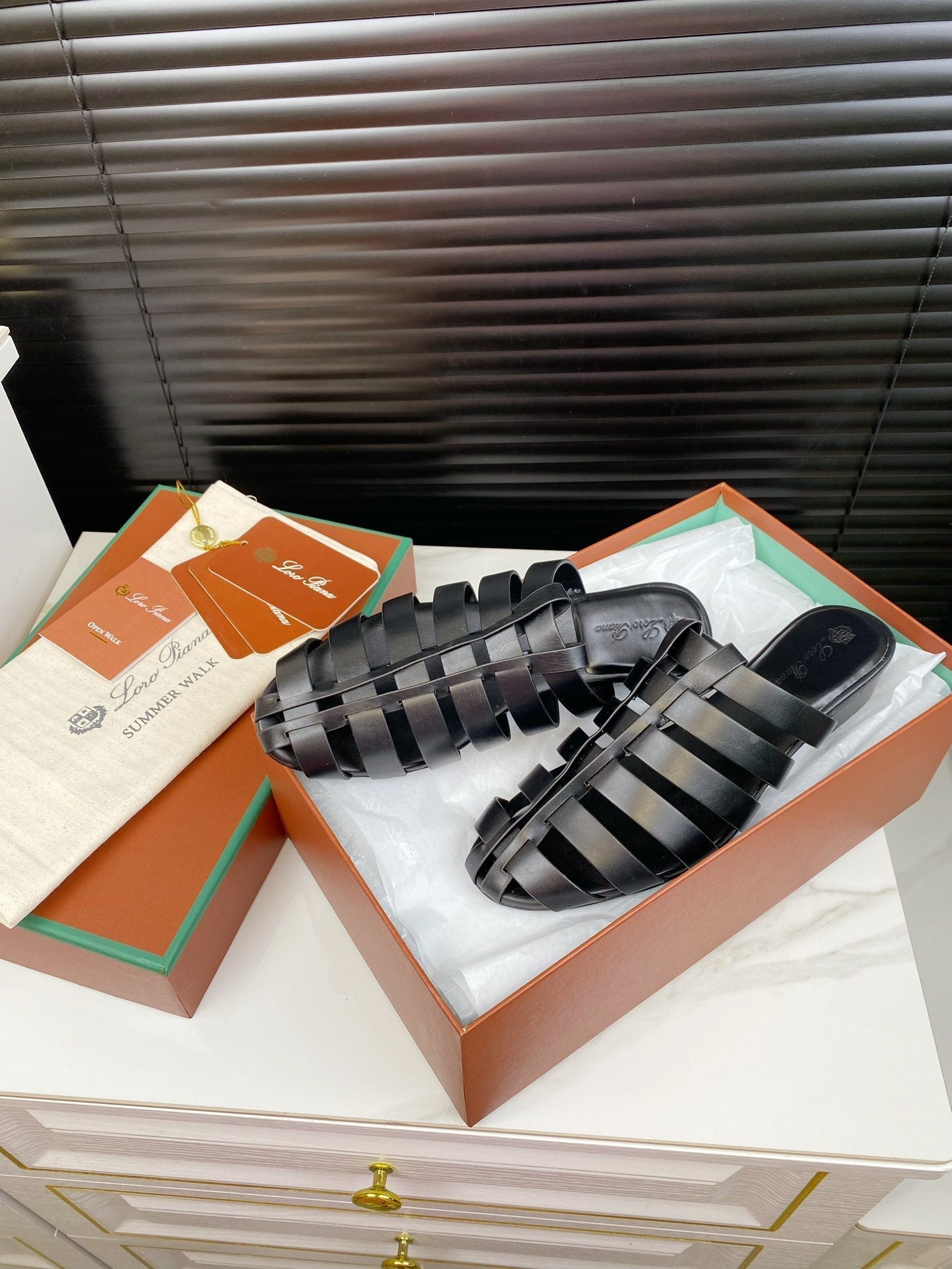LP KAEDE SANDALS BLACK CALFSKIN - 35