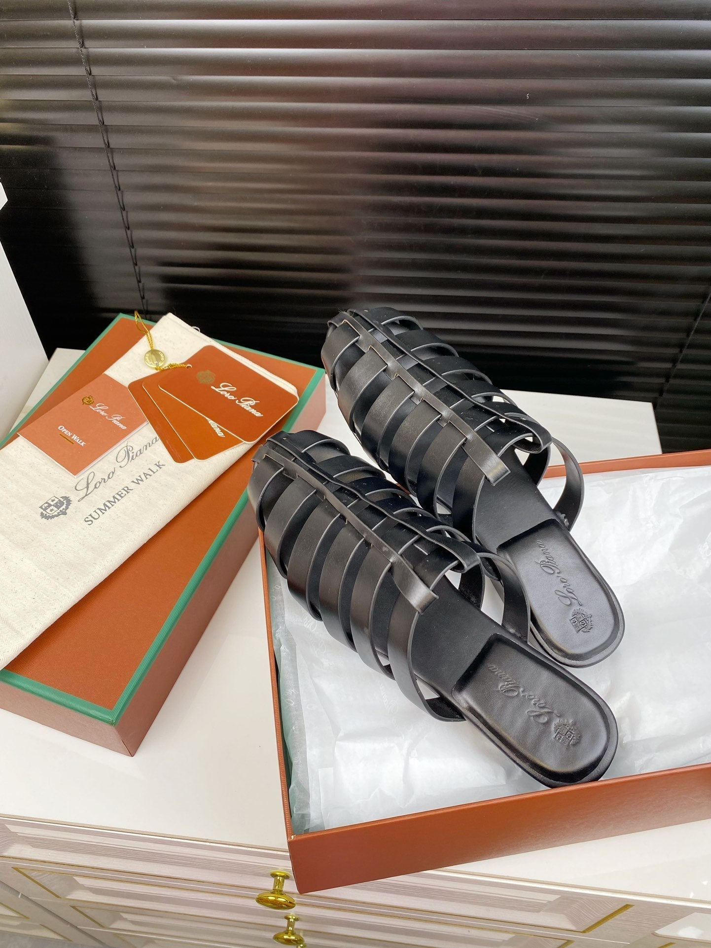 LP KAEDE SANDALS BLACK CALFSKIN - 35