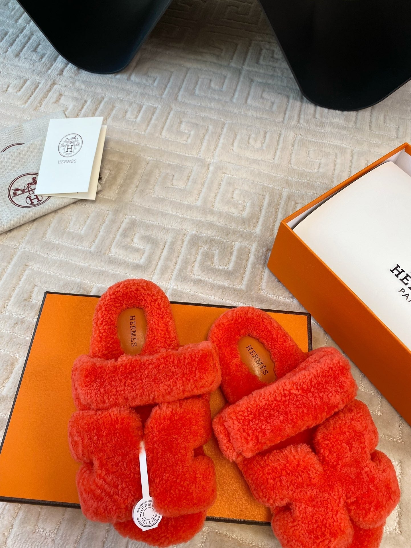 CHYPRE SANDAL IN LIGHT ORANGE SHEARLING - 35