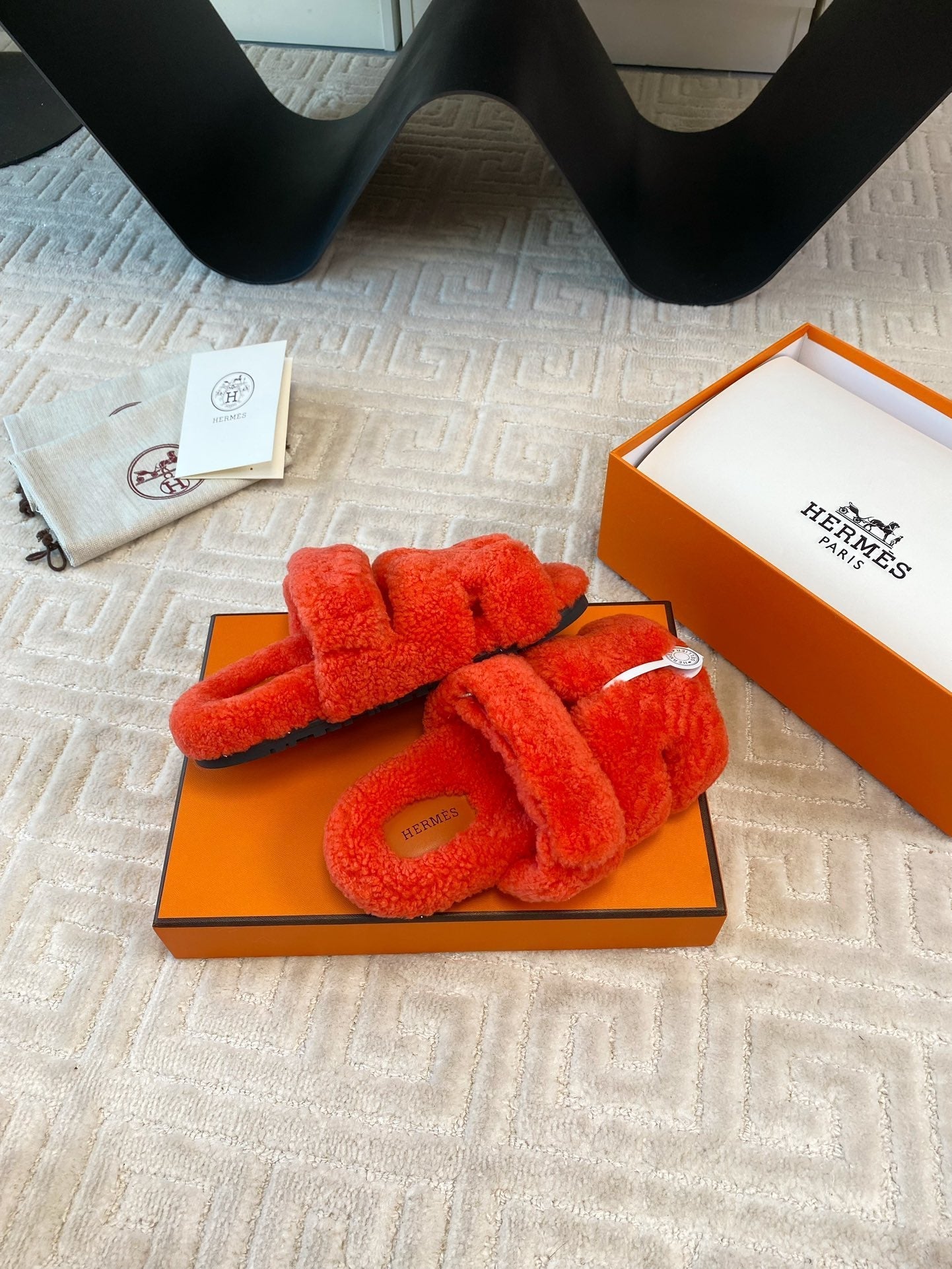 CHYPRE SANDAL IN LIGHT ORANGE SHEARLING - 35