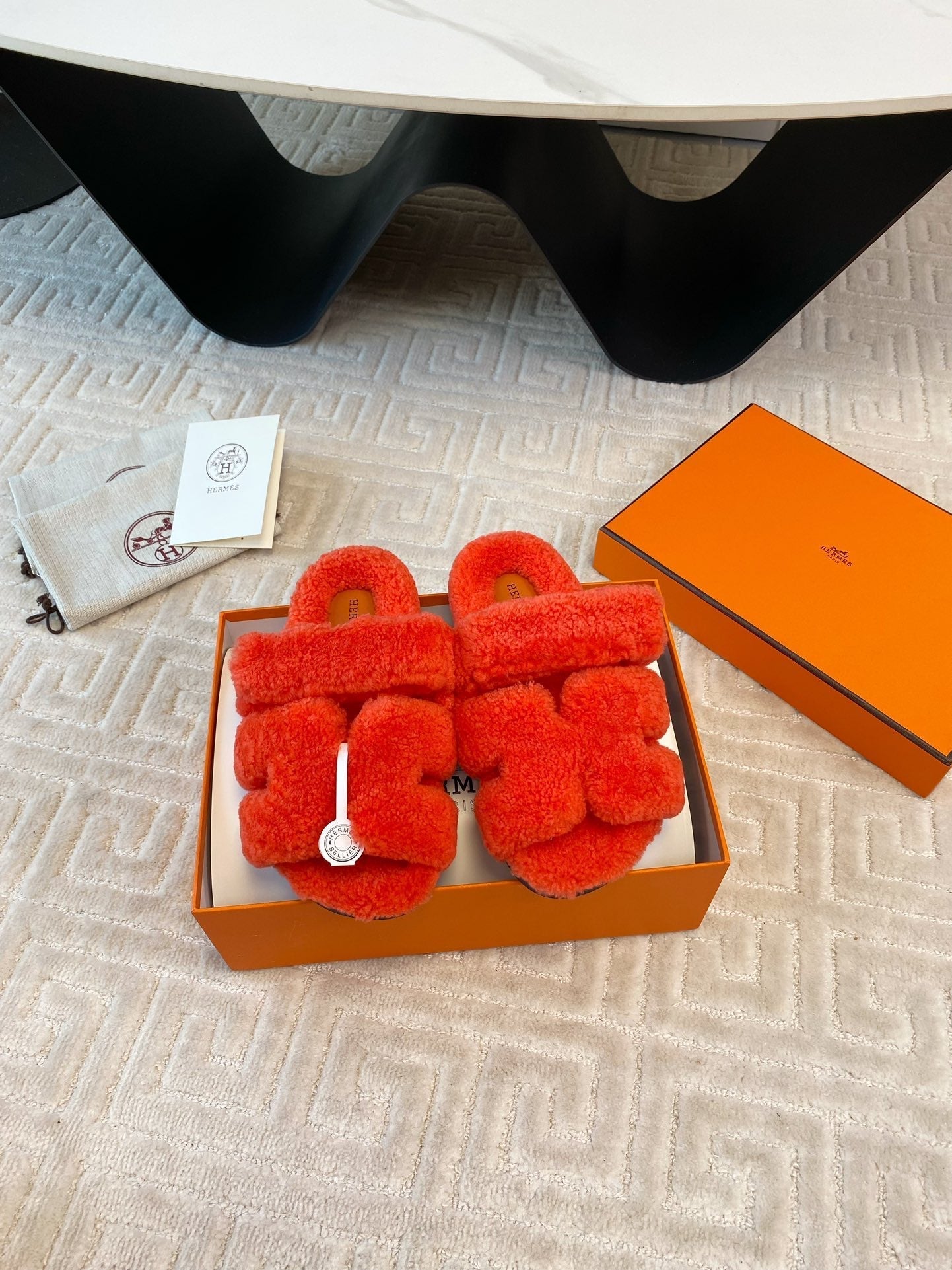 CHYPRE SANDAL IN LIGHT ORANGE SHEARLING - 35