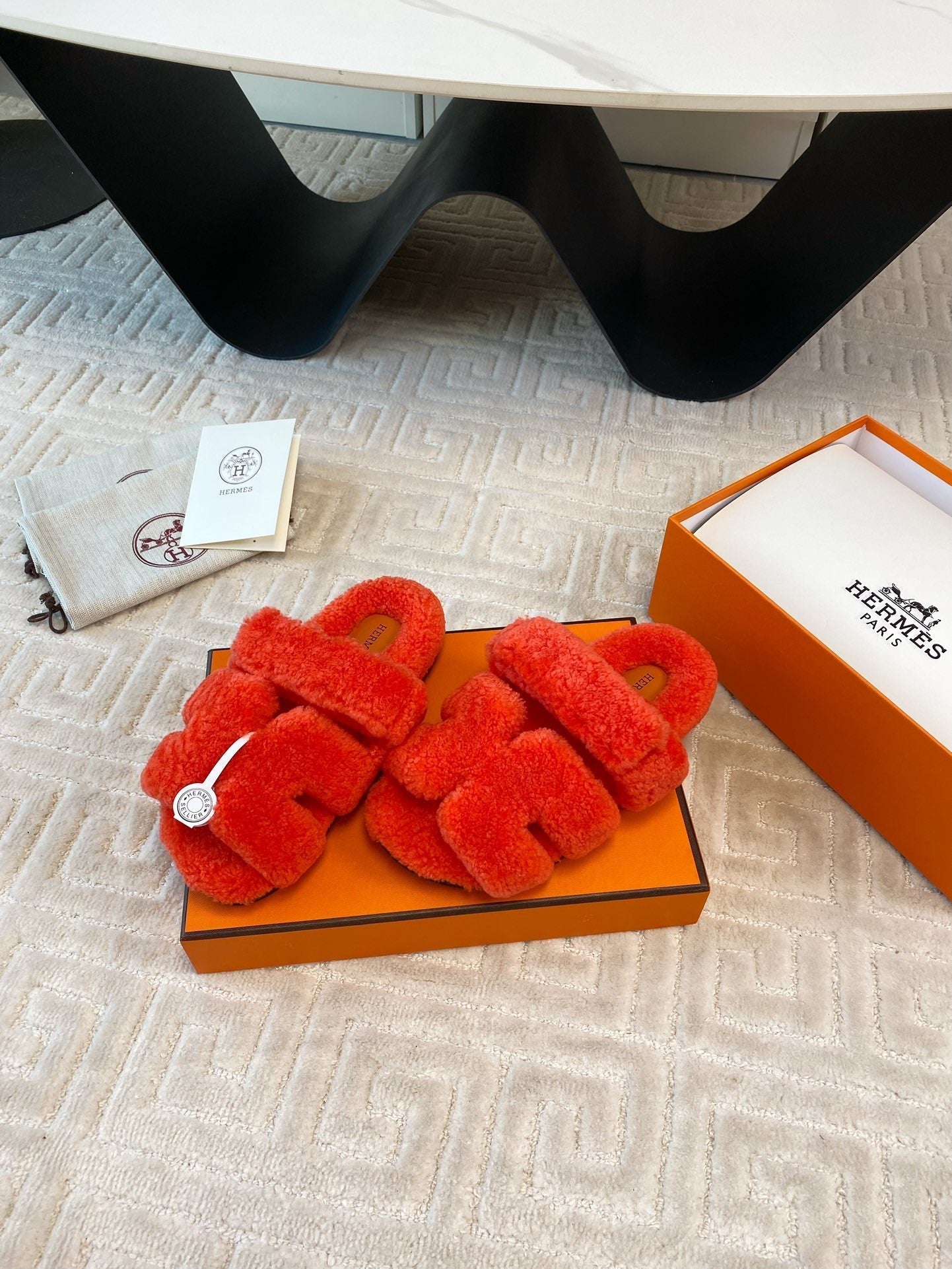 CHYPRE SANDAL IN LIGHT ORANGE SHEARLING - 35