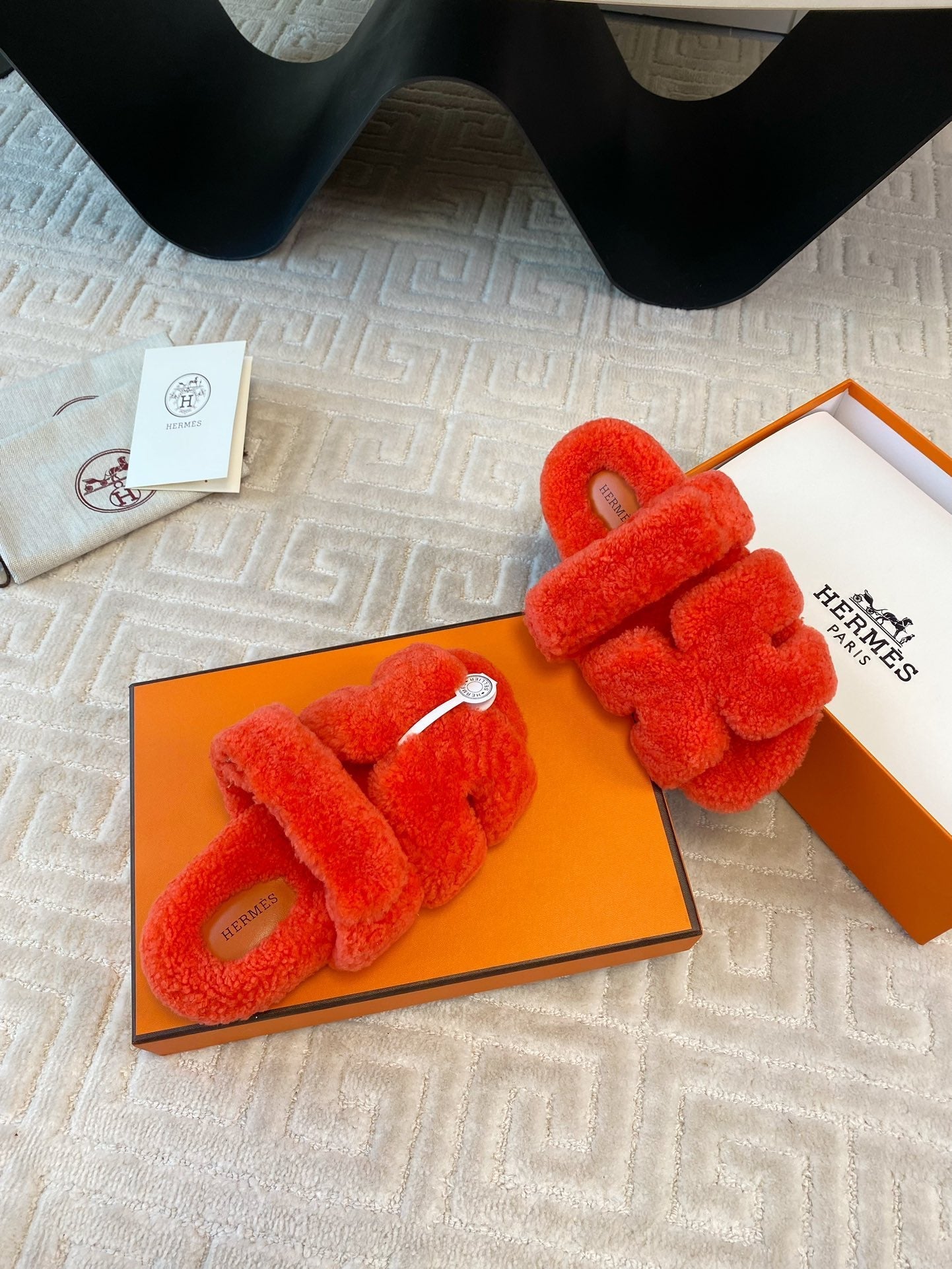 CHYPRE SANDAL IN LIGHT ORANGE SHEARLING - 35