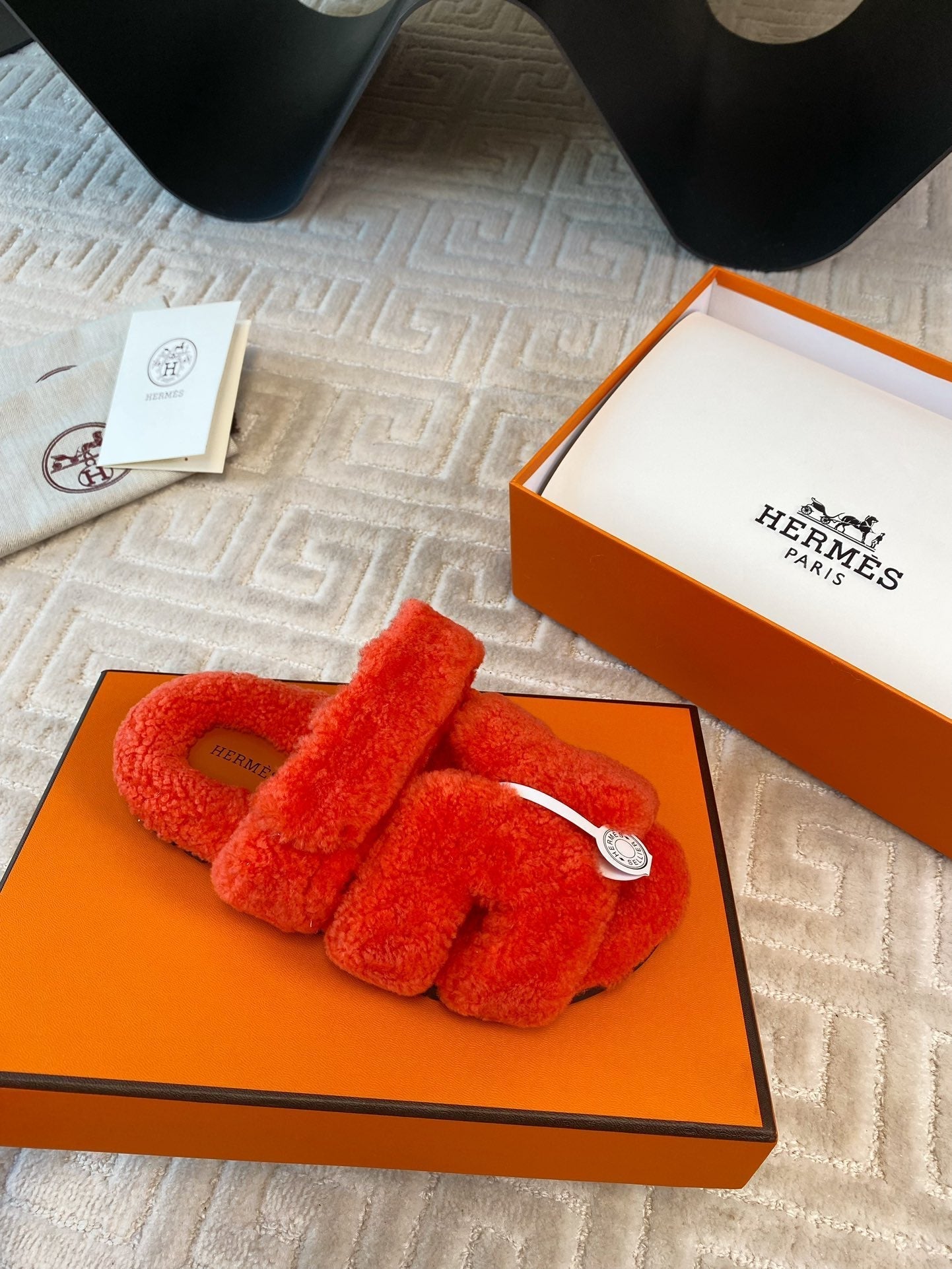 CHYPRE SANDAL IN LIGHT ORANGE SHEARLING - 35
