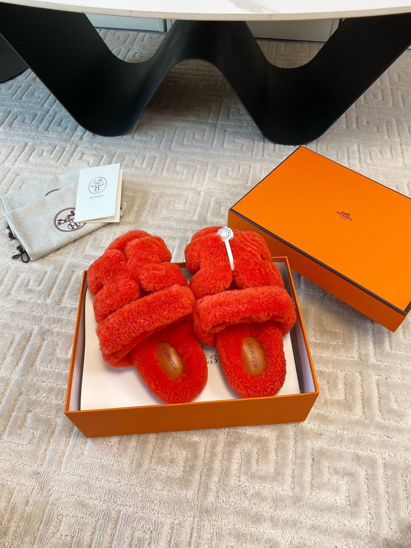 CHYPRE SANDAL IN LIGHT ORANGE SHEARLING - 35