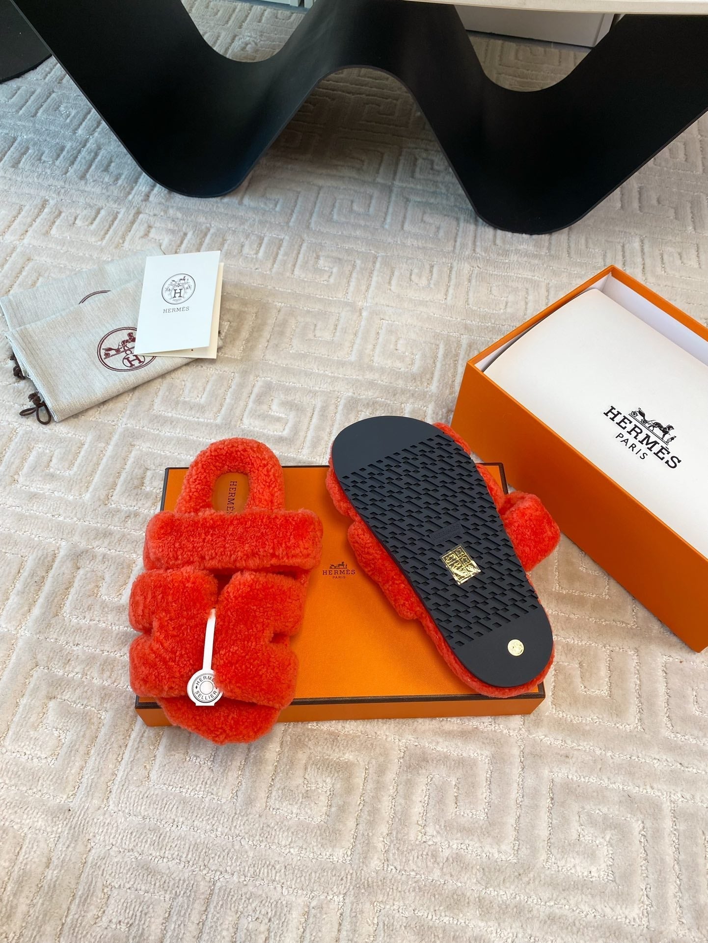 CHYPRE SANDAL IN LIGHT ORANGE SHEARLING - 35