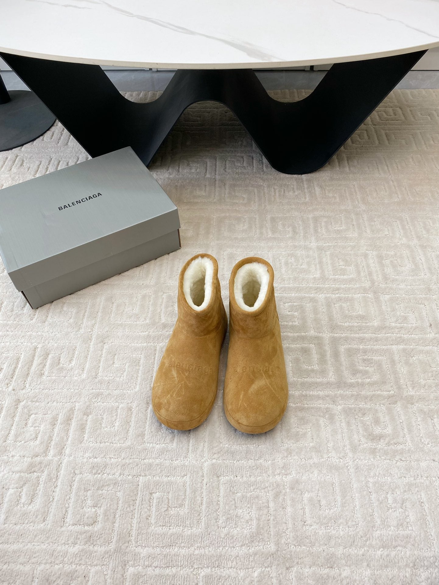 FLAT ANKLE BOOTS IN CIDER BROWN SUEDE AND SHEARLING LINING - 35