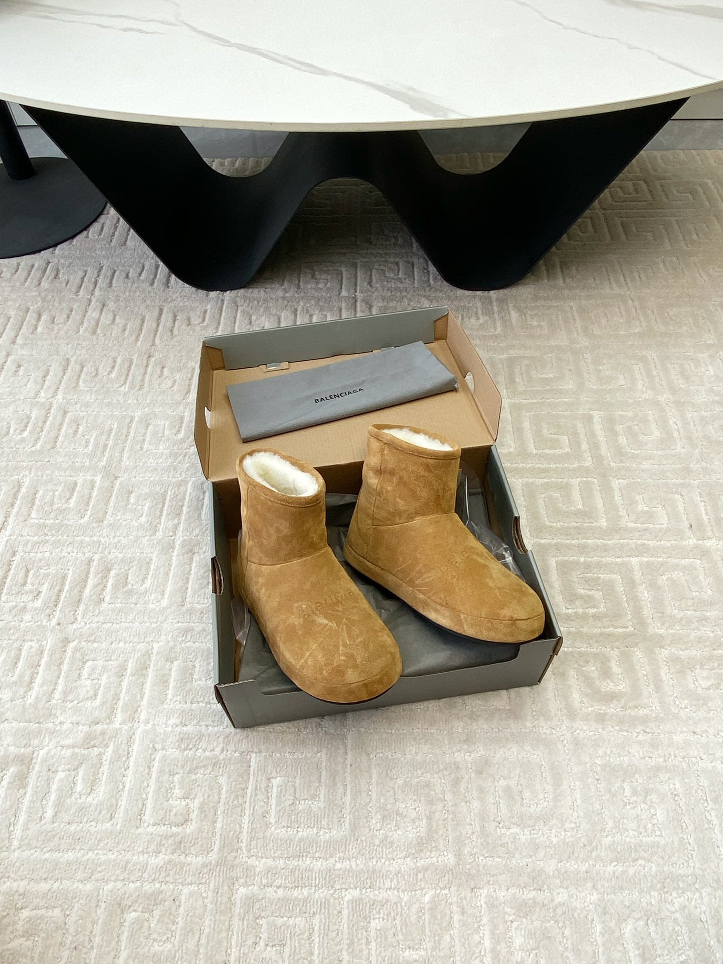 FLAT ANKLE BOOTS IN CIDER BROWN SUEDE AND SHEARLING LINING - 35
