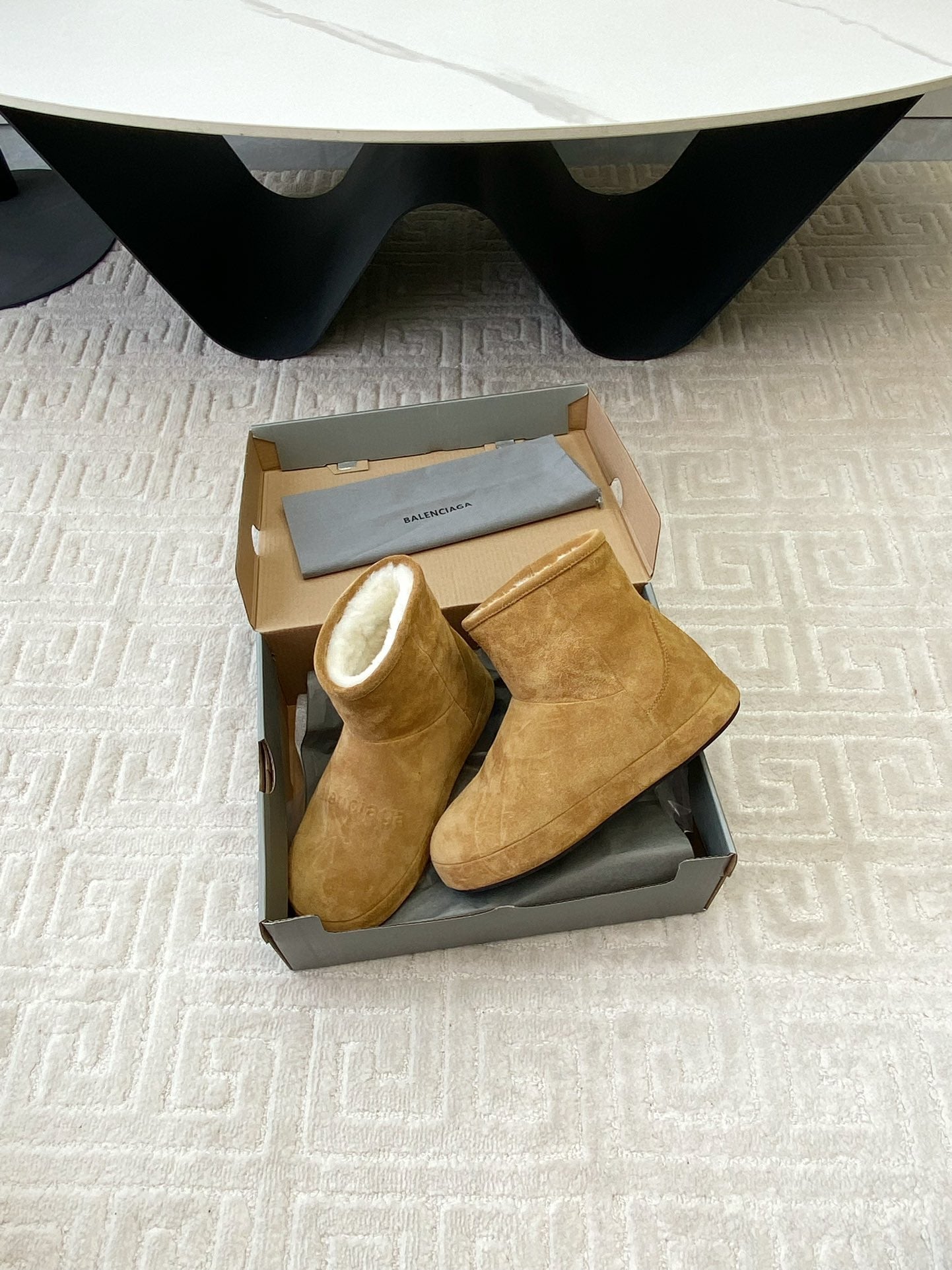 FLAT ANKLE BOOTS IN CIDER BROWN SUEDE AND SHEARLING LINING - 35