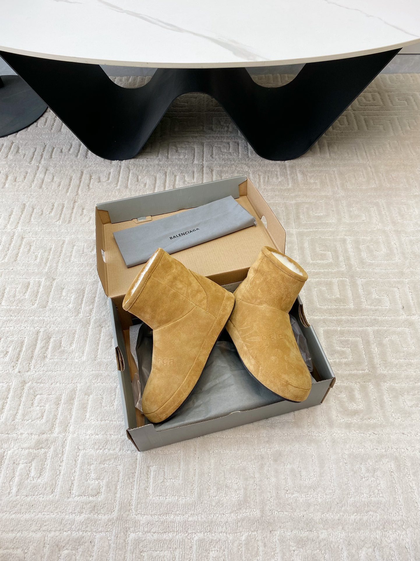 FLAT ANKLE BOOTS IN CIDER BROWN SUEDE AND SHEARLING LINING - 35