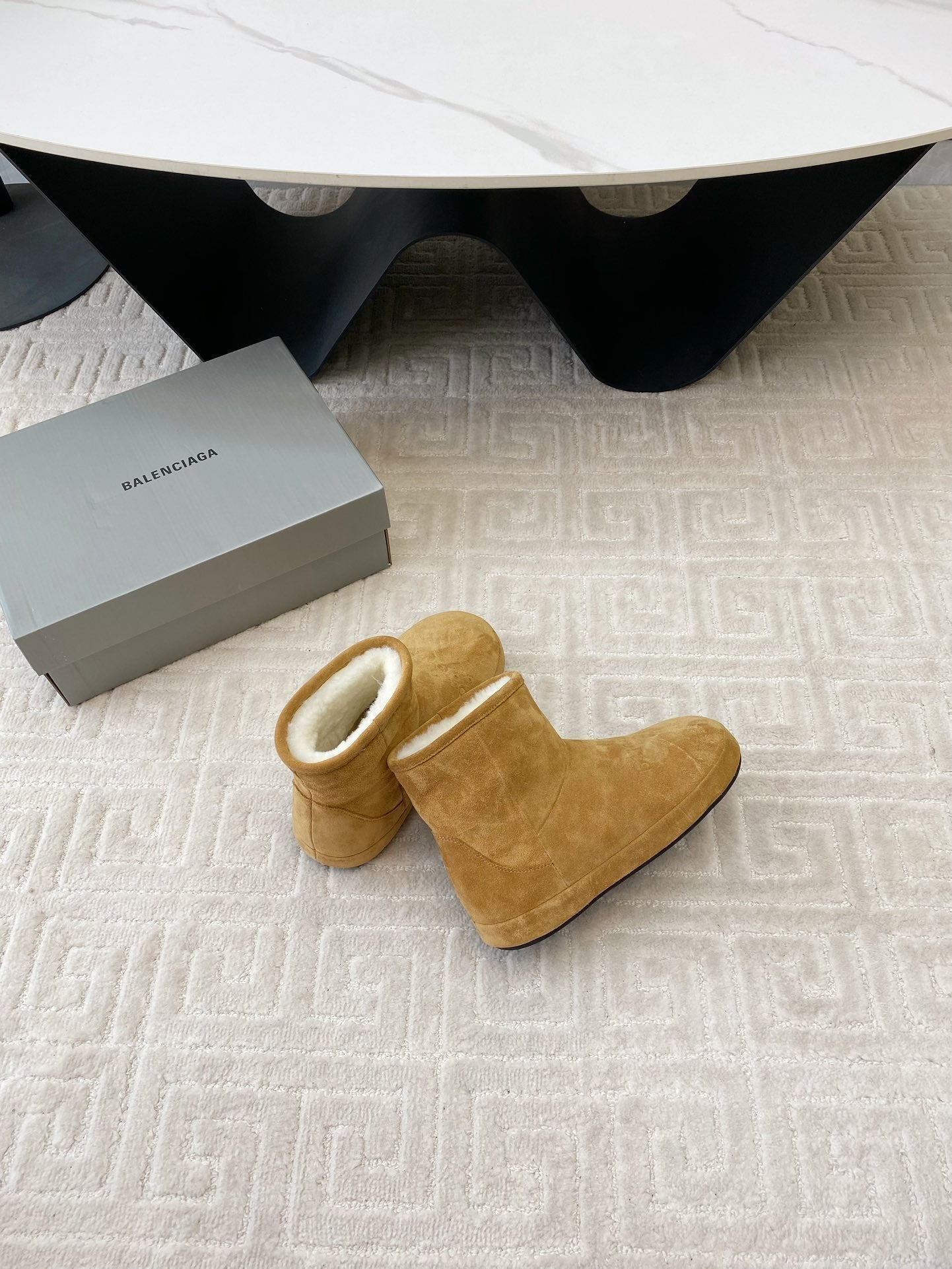 FLAT ANKLE BOOTS IN CIDER BROWN SUEDE AND SHEARLING LINING - 35