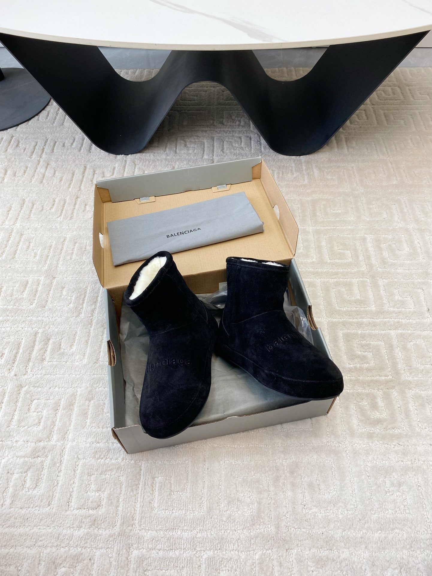 FLAT ANKLE BOOTS IN BLACK SUEDE AND SHEARLING LINING - 35