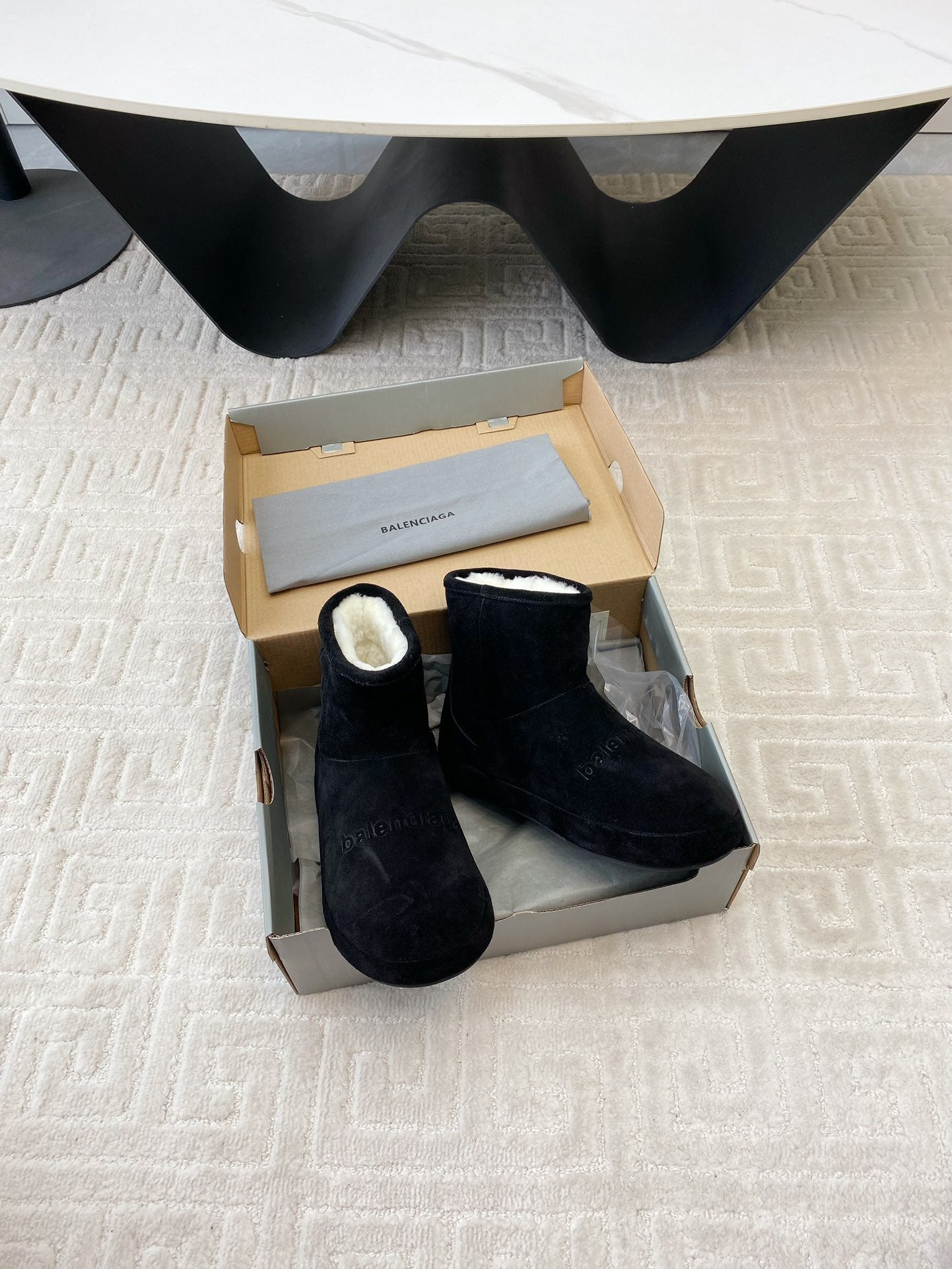 FLAT ANKLE BOOTS IN BLACK SUEDE AND SHEARLING LINING - 35