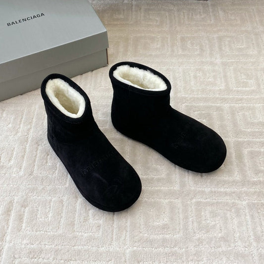 FLAT ANKLE BOOTS IN BLACK SUEDE AND SHEARLING LINING - 35