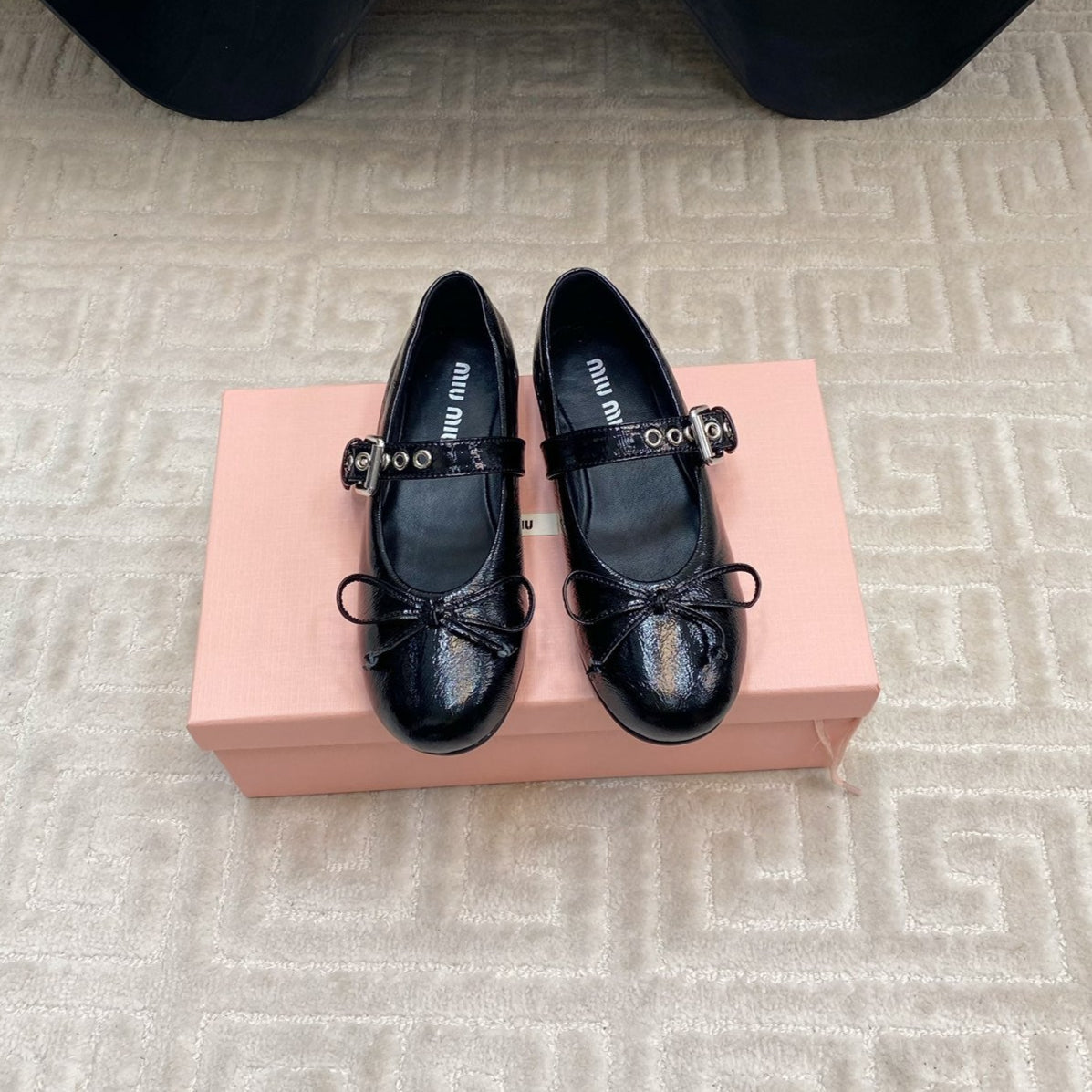 BOW MARY JANE FLAT IN BLACK NAPLAK LAMBSKIN - 35