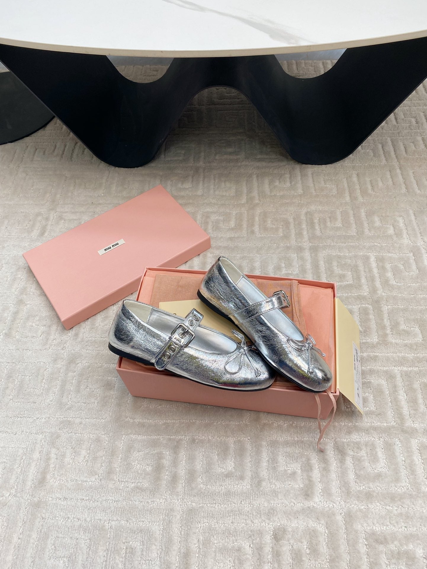 BOW MARY JANE FLAT IN SILVER LAMBSKIN - 35
